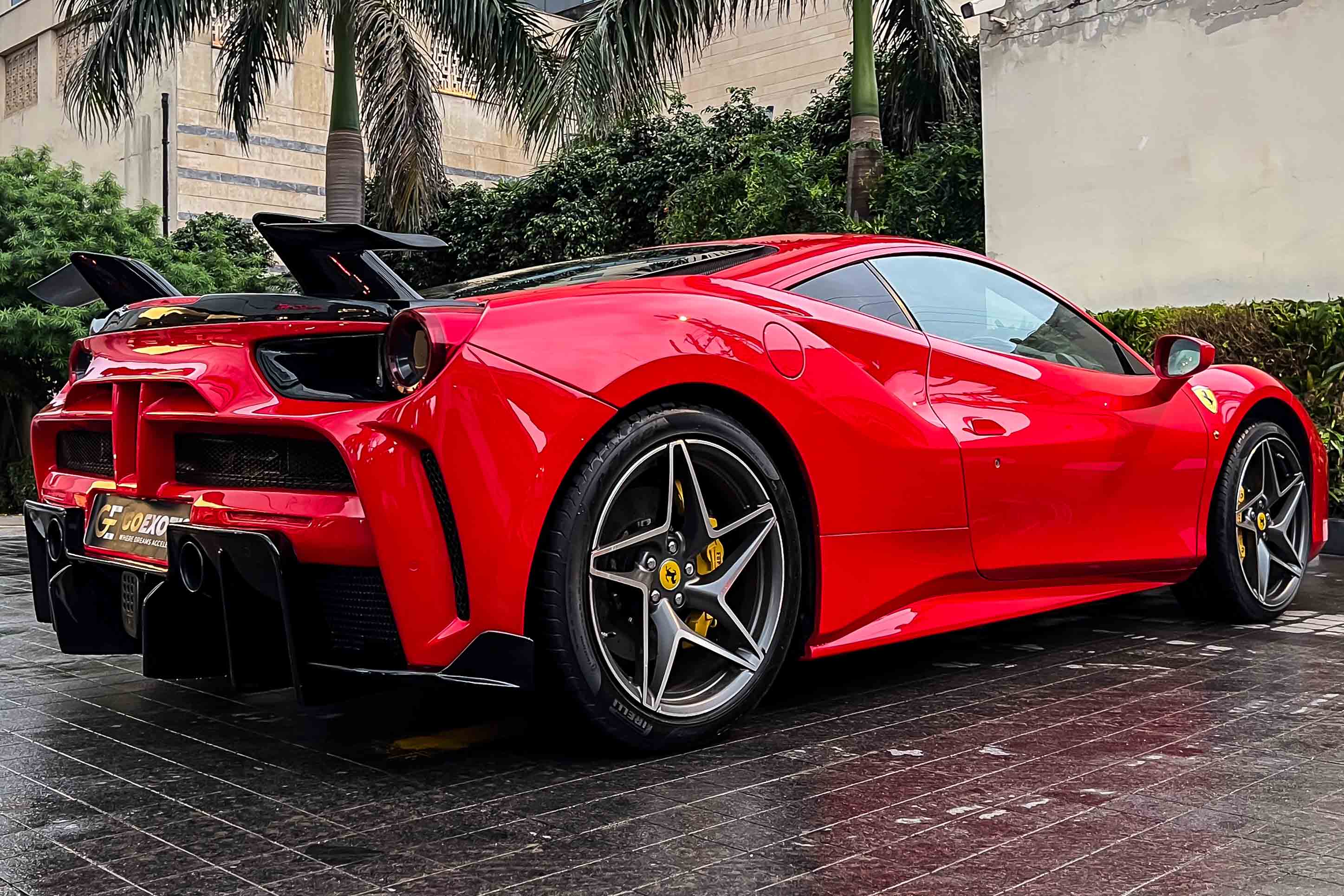2017 FERRARI 488 GTB