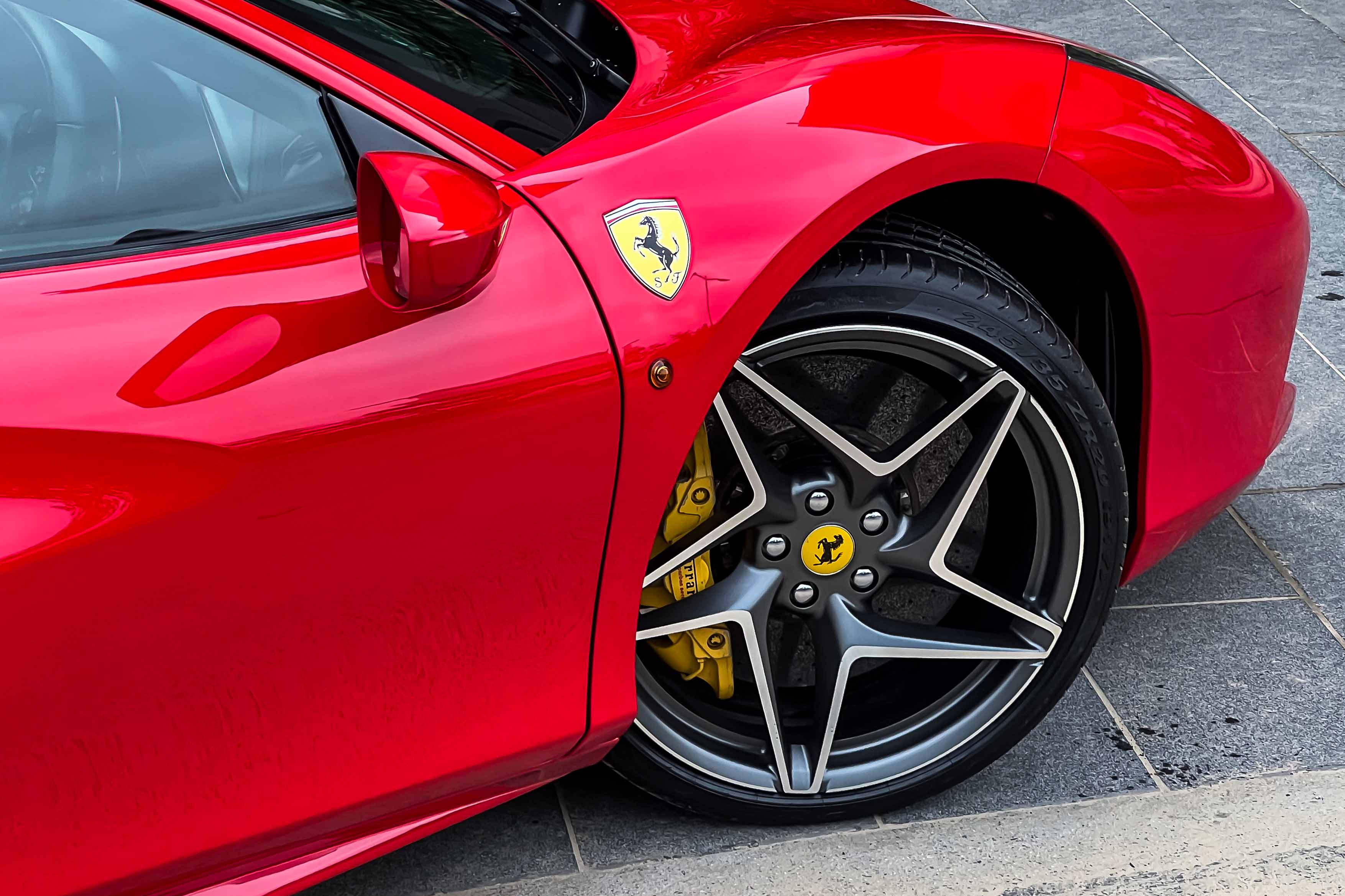 2017 FERRARI 488 GTB