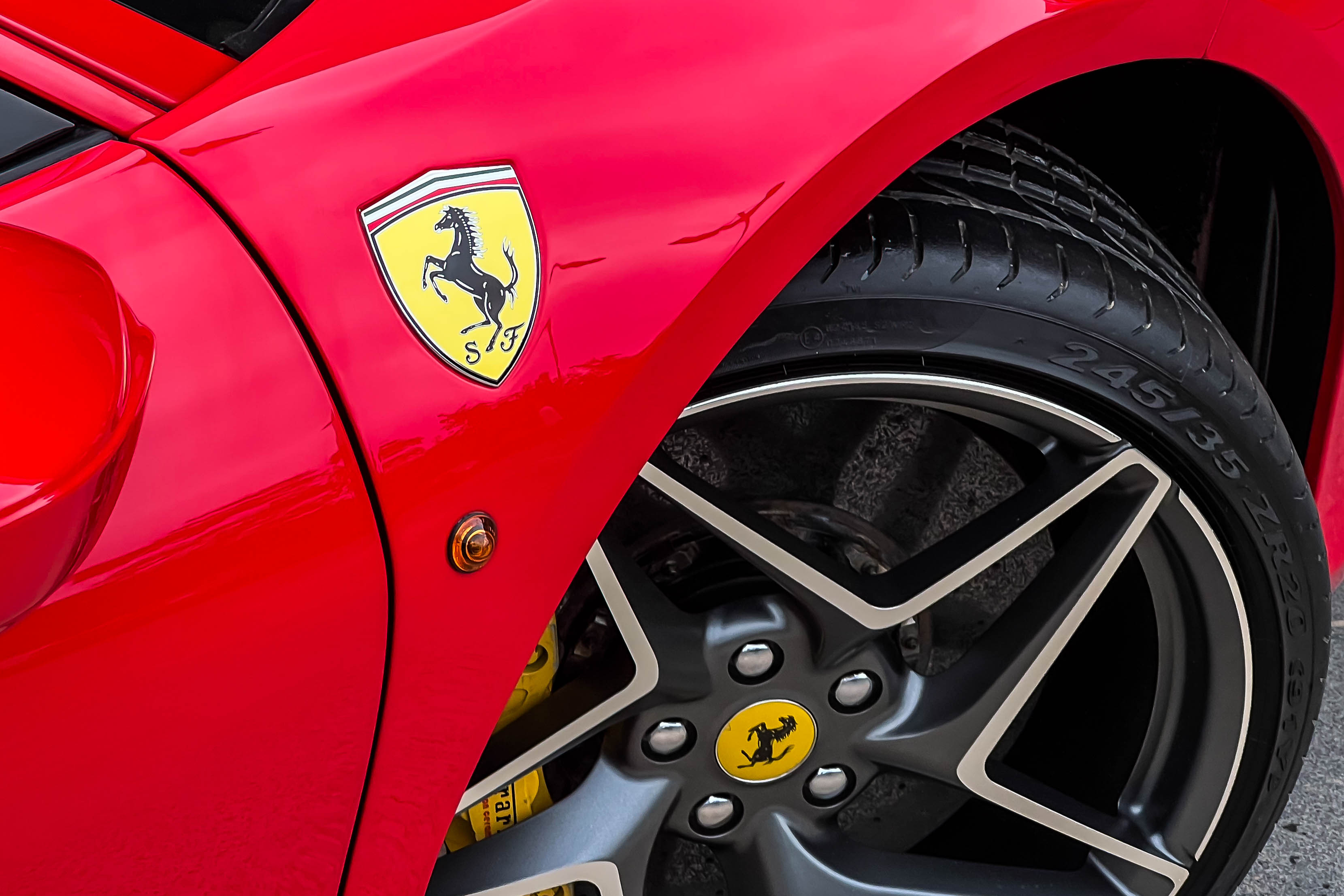 2017 FERRARI 488 GTB