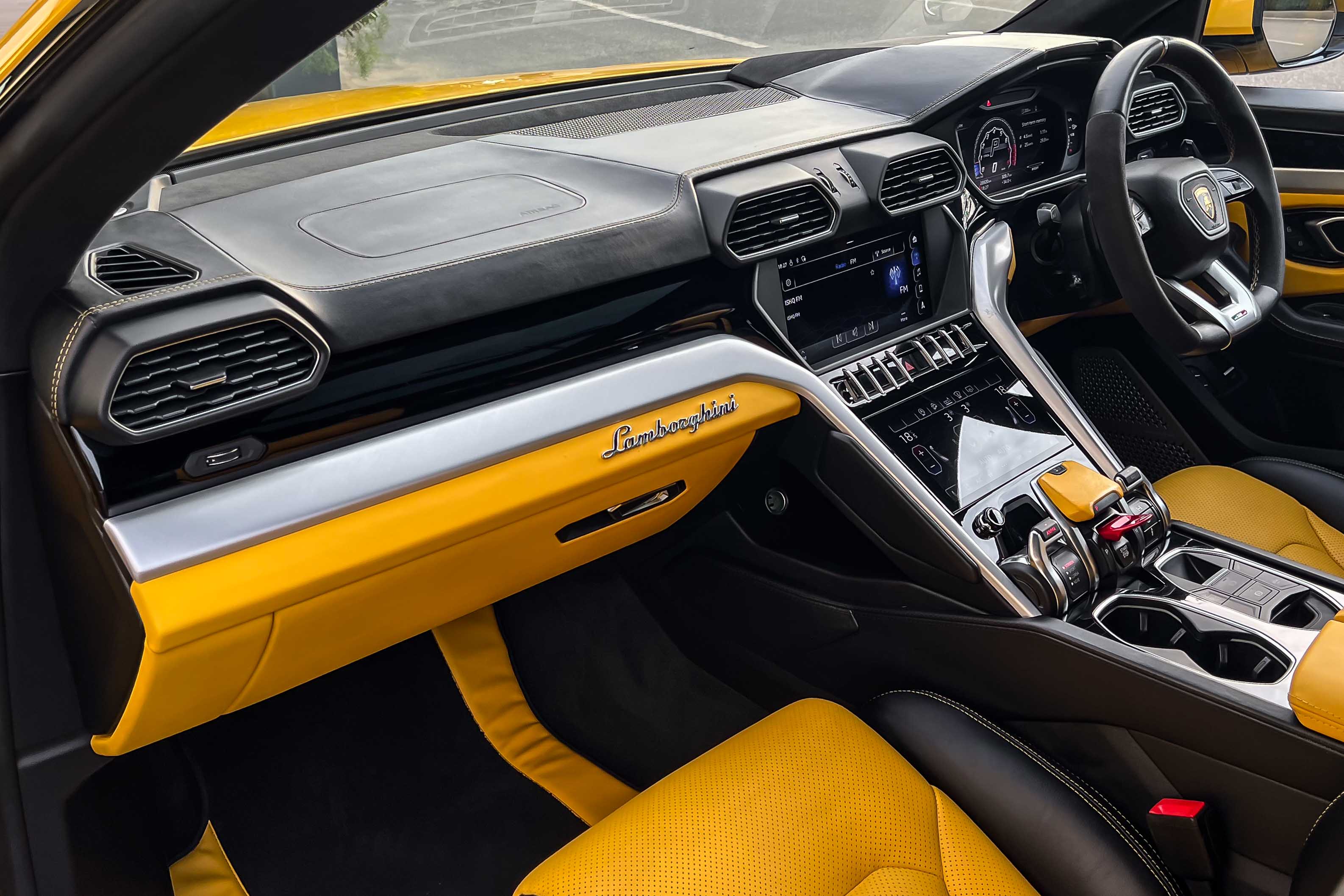 2018 LAMBORGHINI URUS