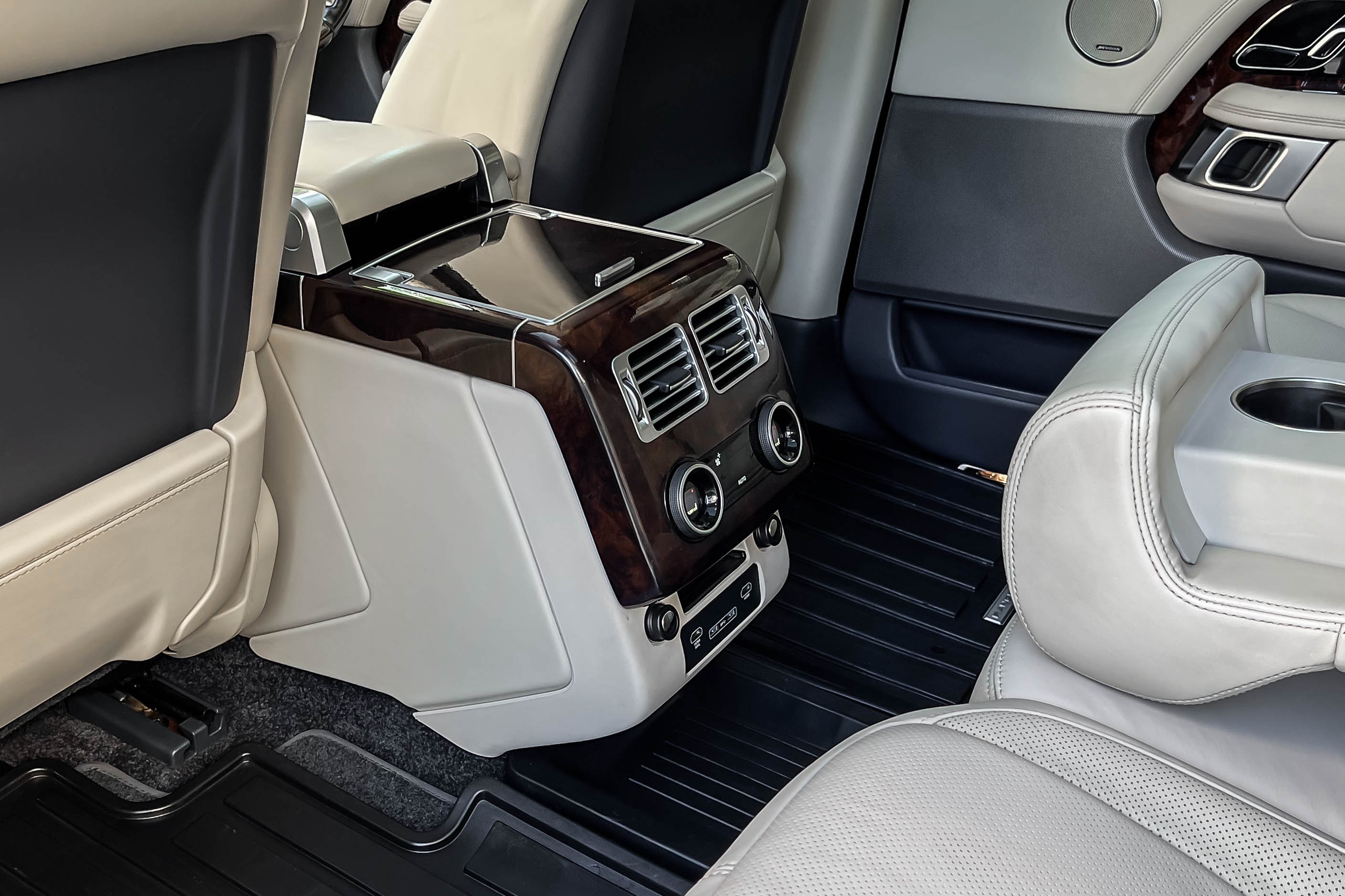 2018 RANGE ROVER VOGUE SE LWB