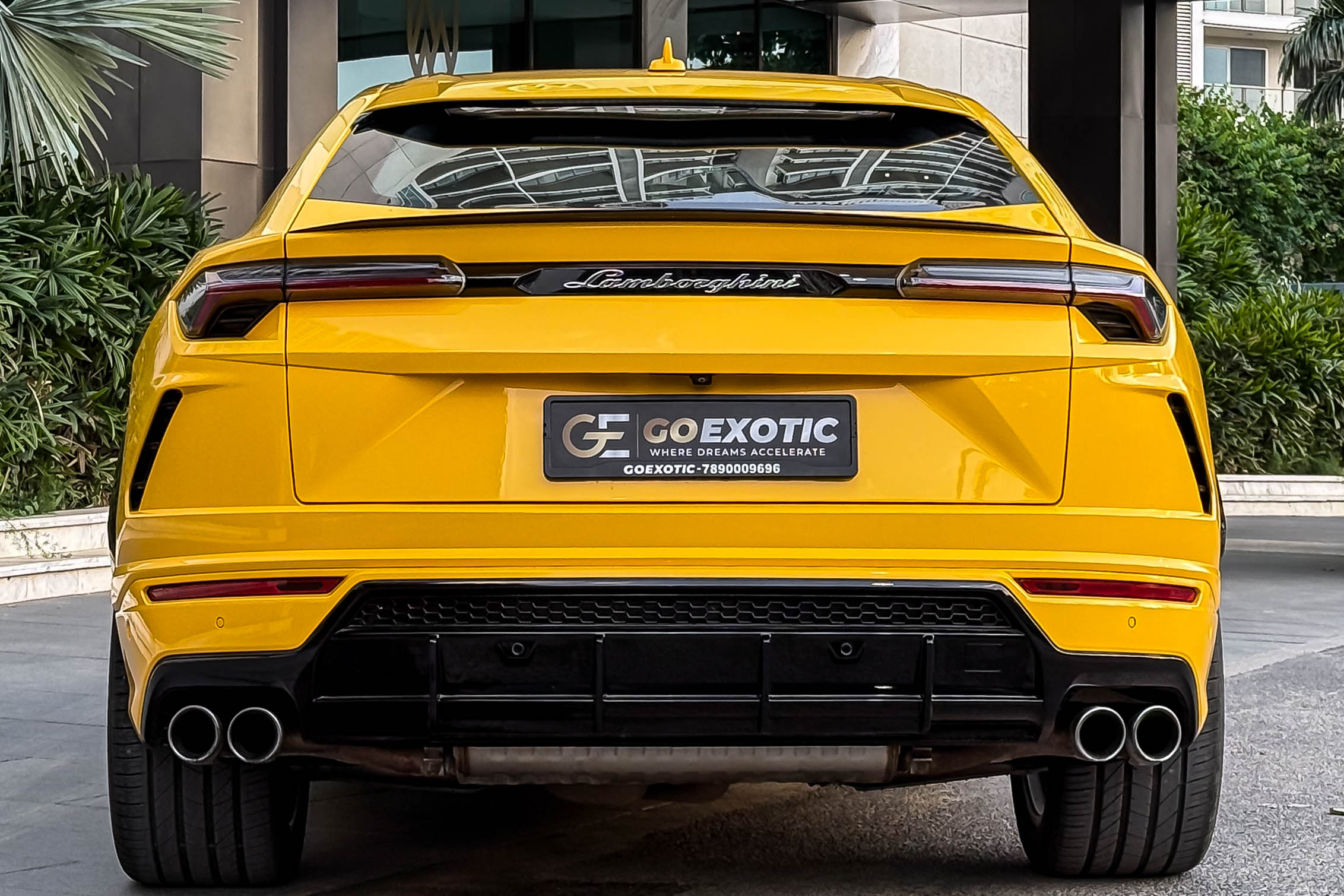 2019 LAMBORGHINI URUS