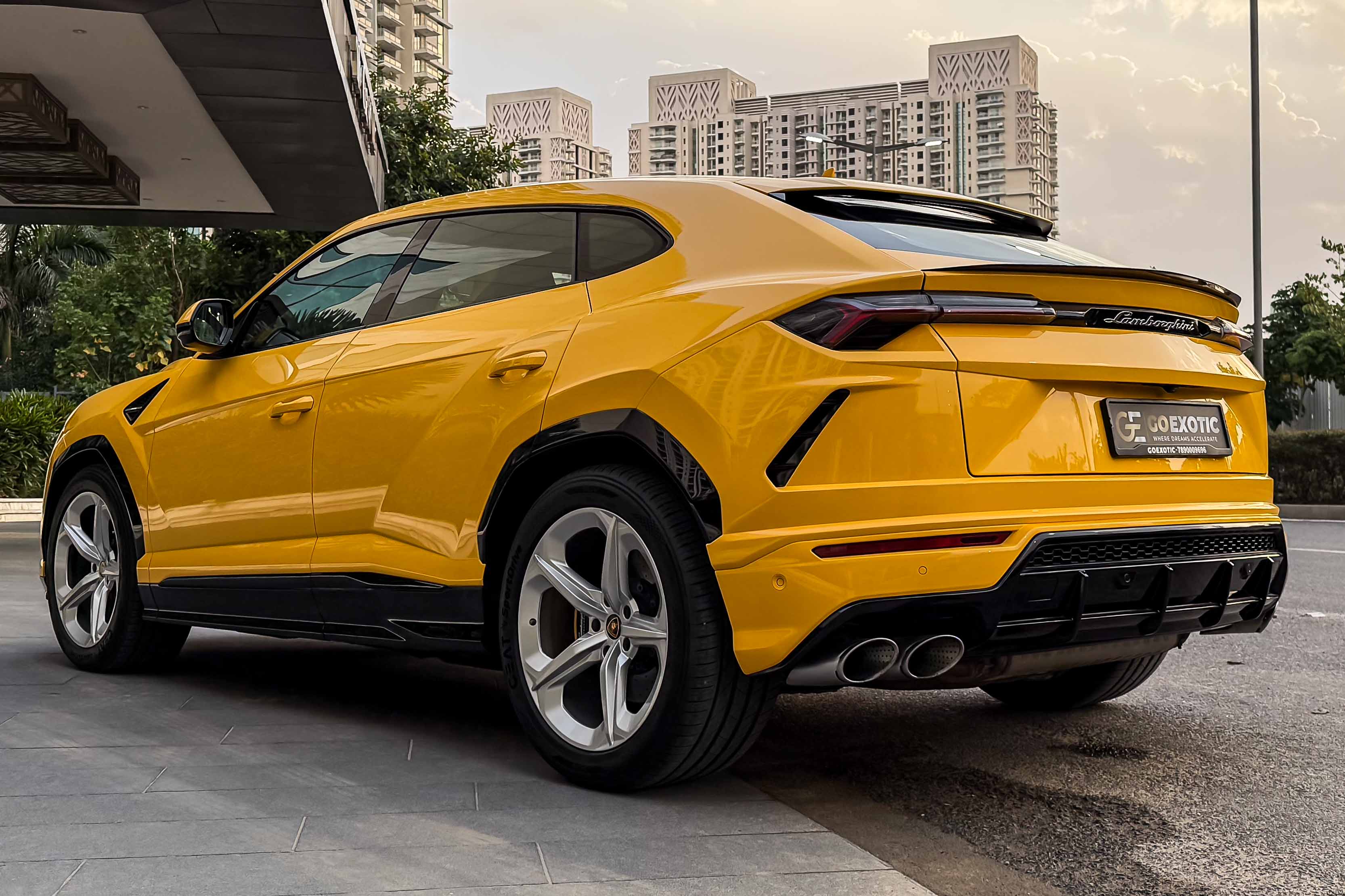 2019 LAMBORGHINI URUS