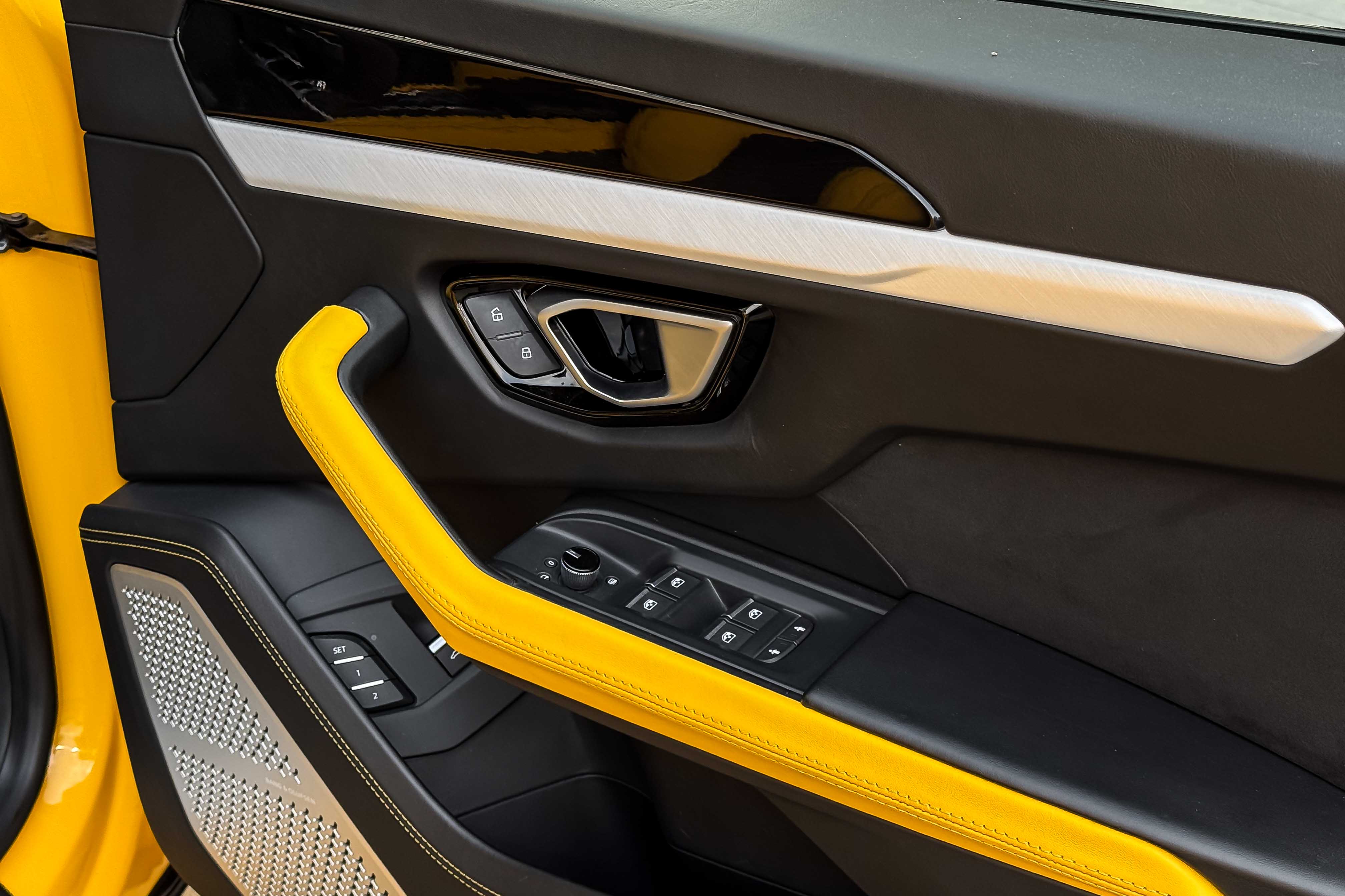 2019 LAMBORGHINI URUS