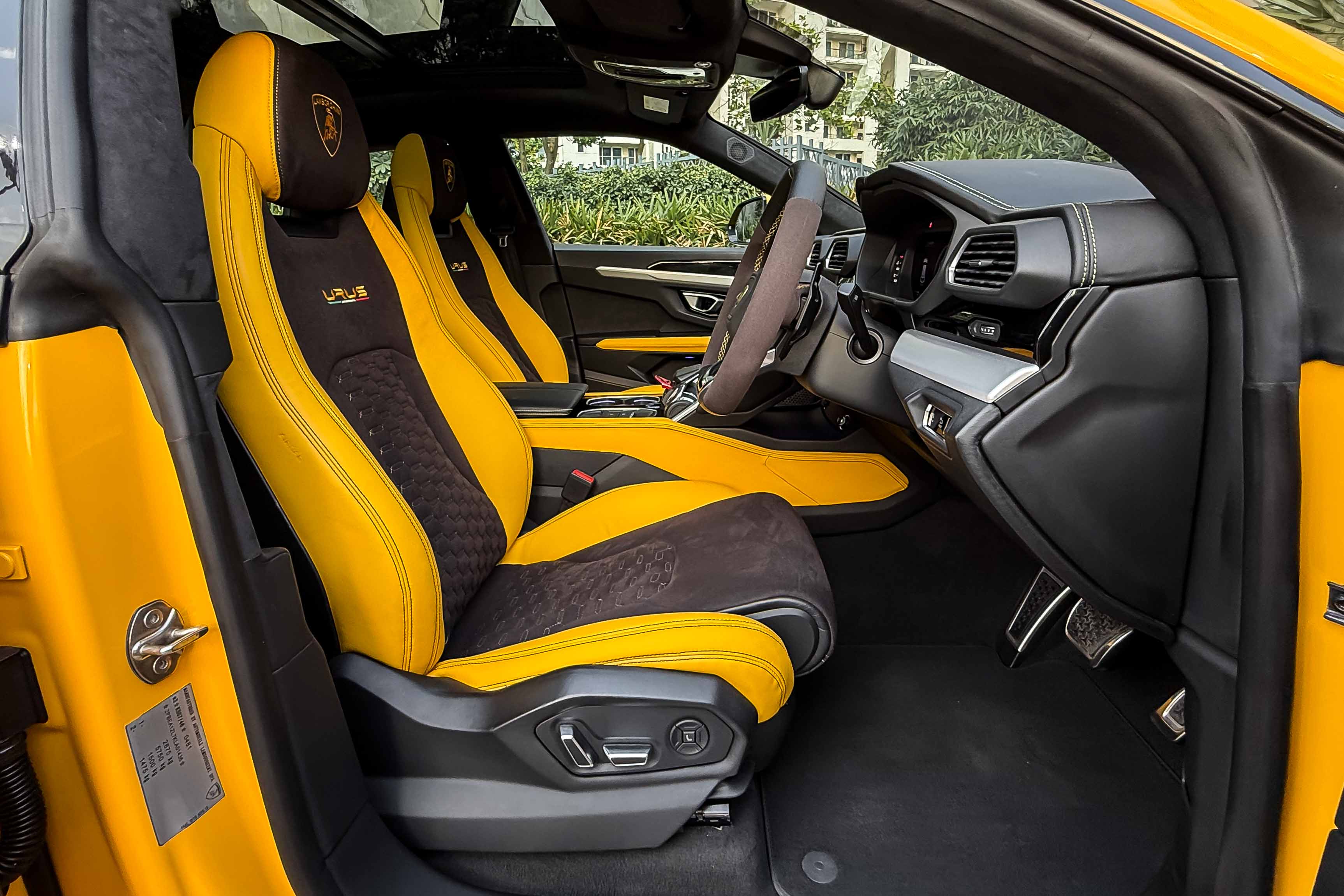 2019 LAMBORGHINI URUS