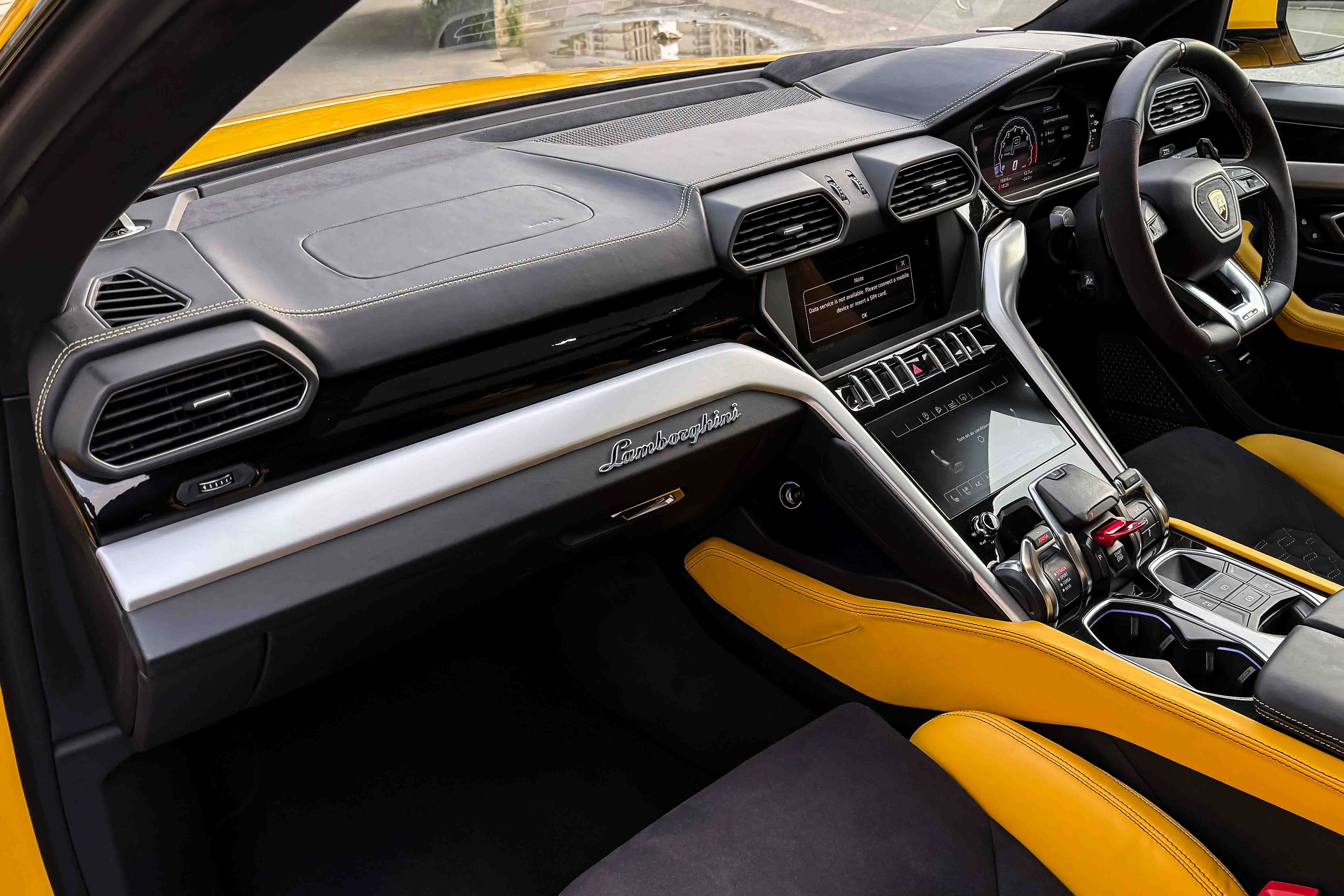 2019 LAMBORGHINI URUS