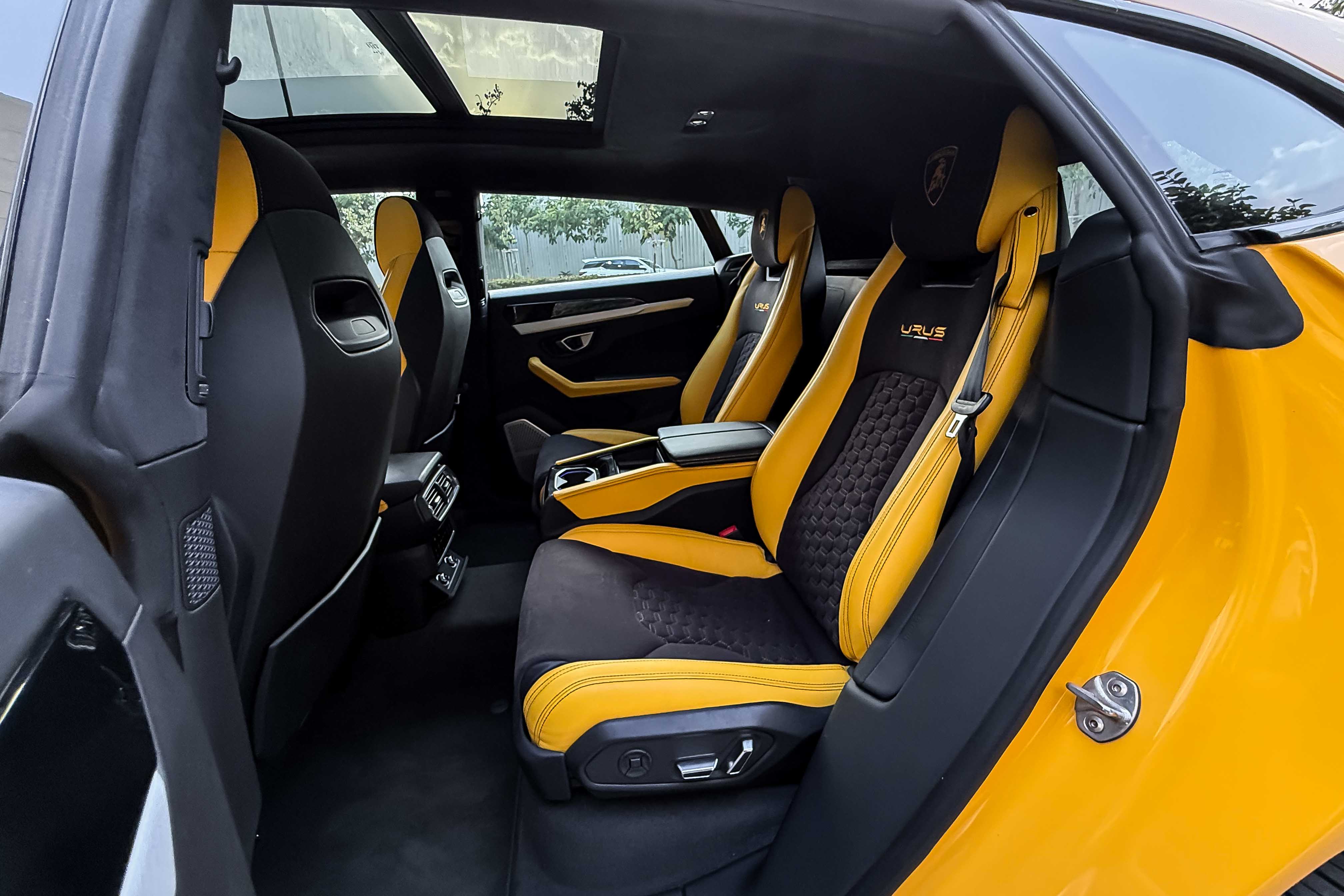 2019 LAMBORGHINI URUS