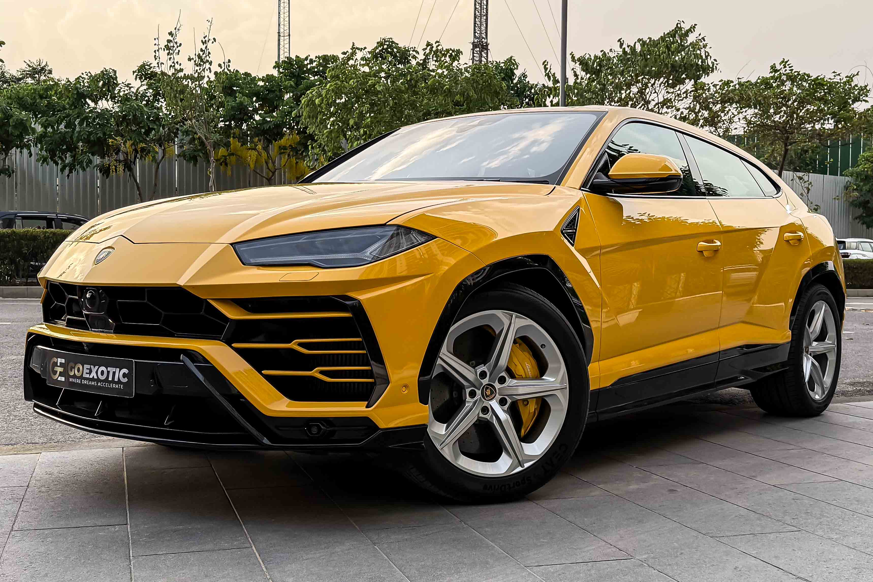 2019 LAMBORGHINI URUS