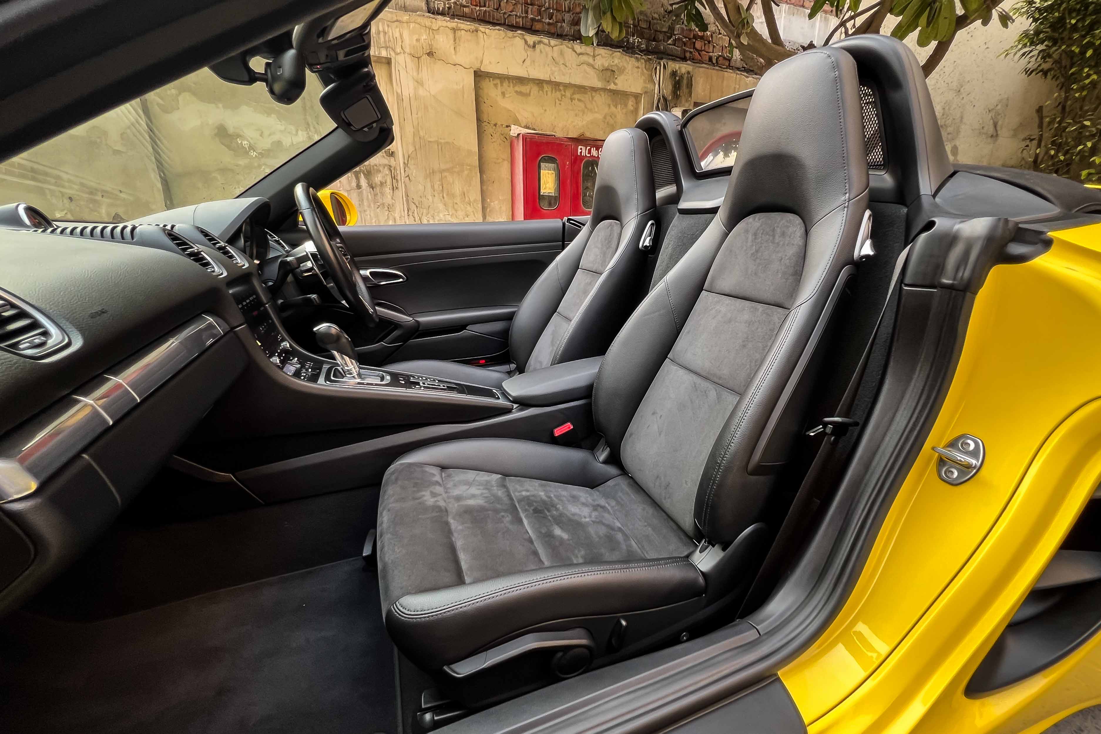 2019 PORSCHE 718 BOXSTER