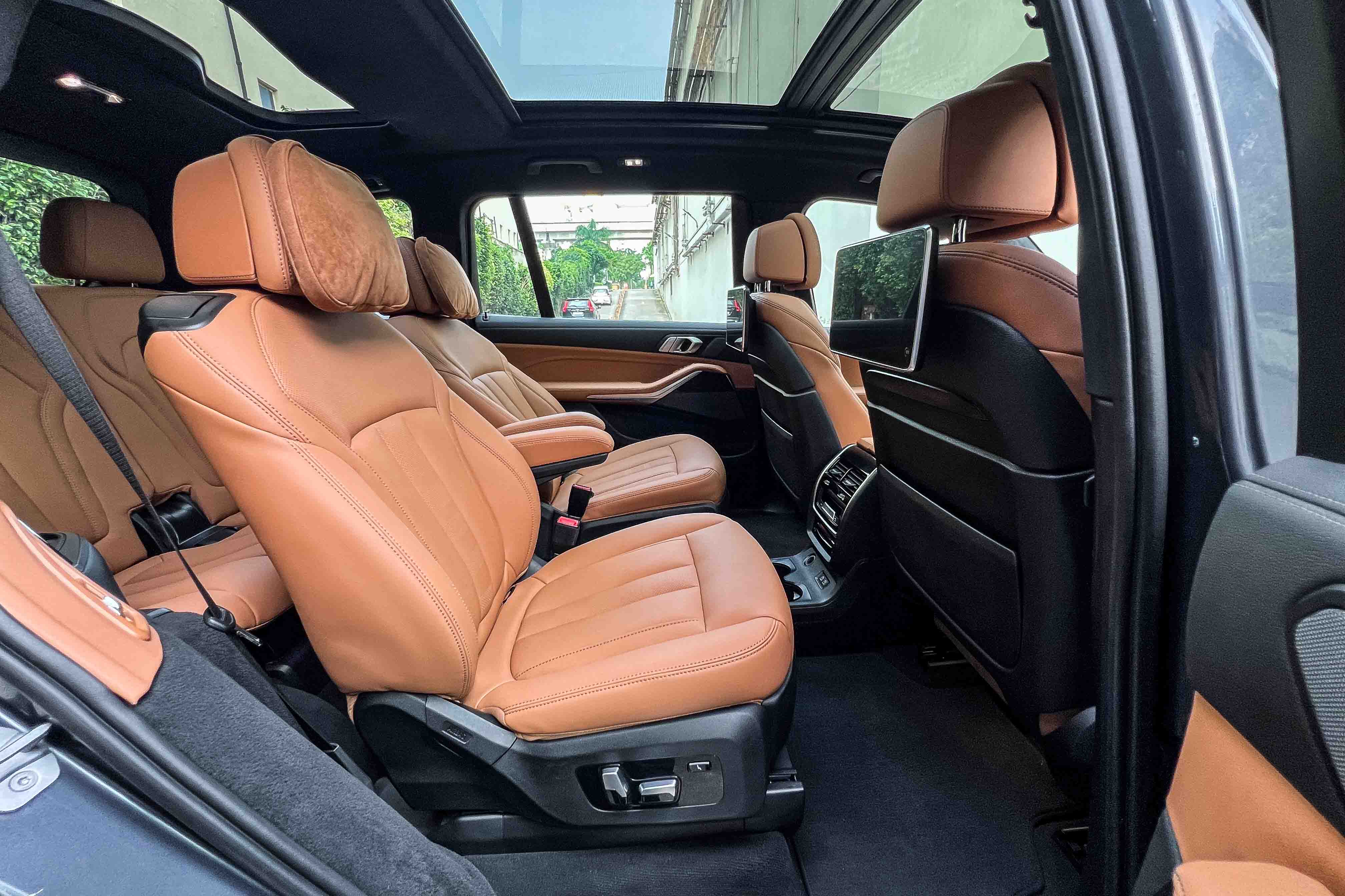 2020 BMW X7 40i M SPORT