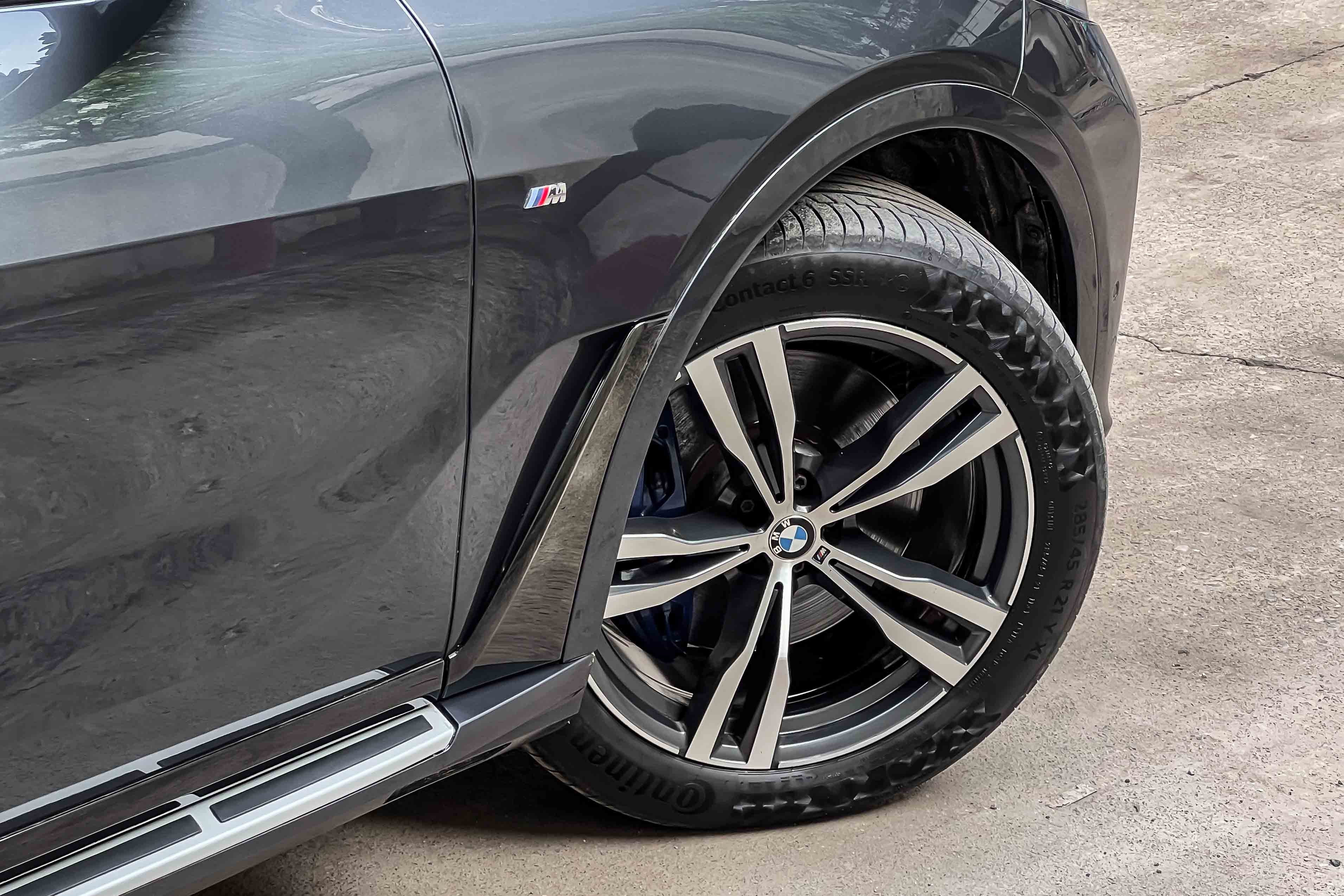 2020 BMW X7 40i M SPORT