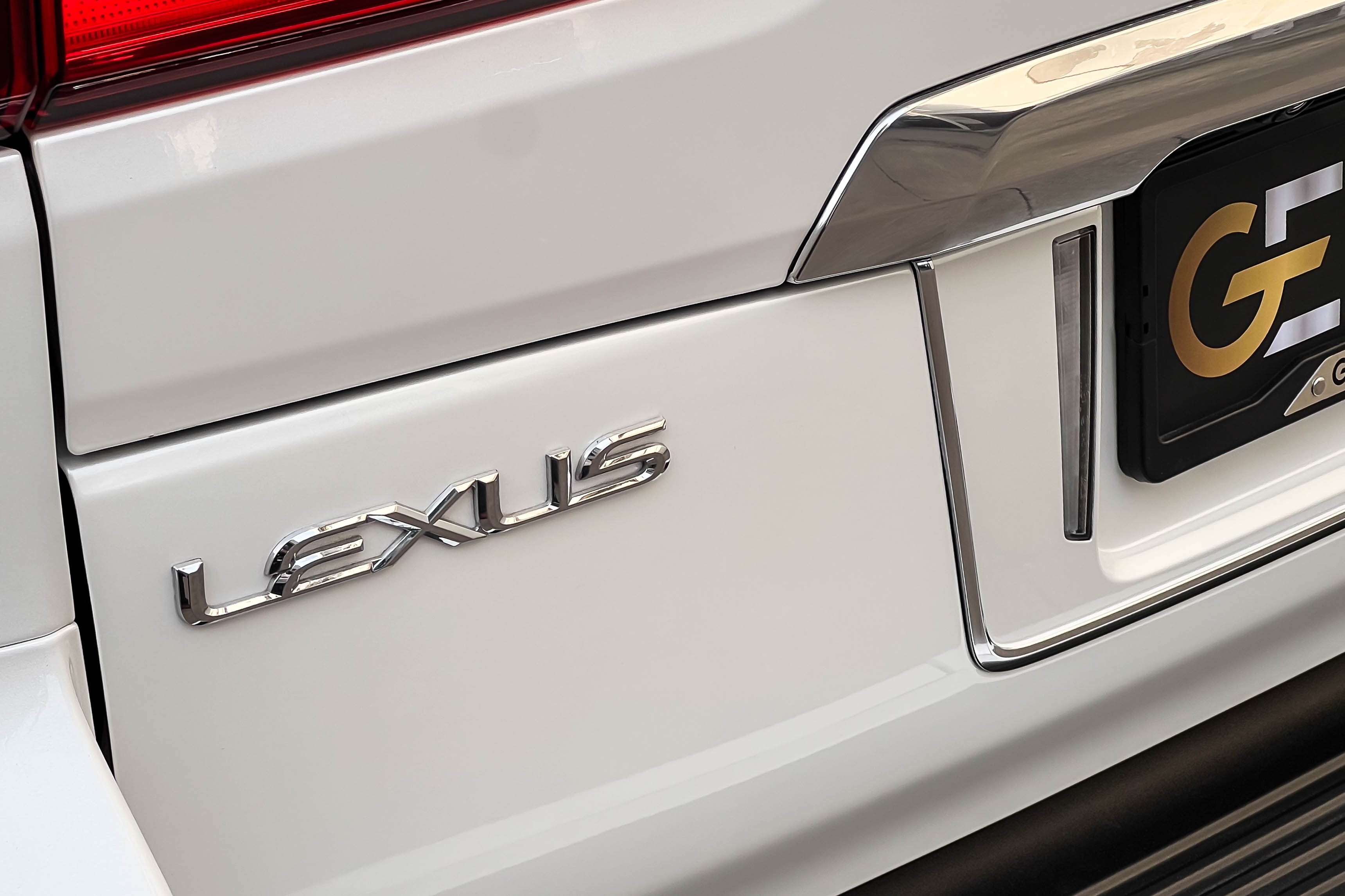 2020 LEXUS LX570