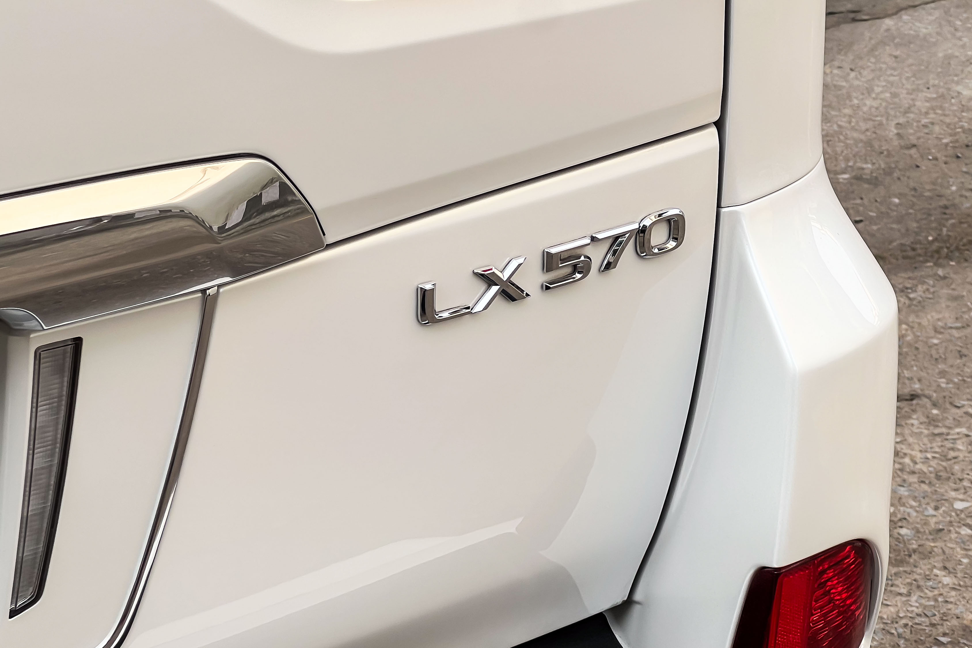 2020 LEXUS LX570
