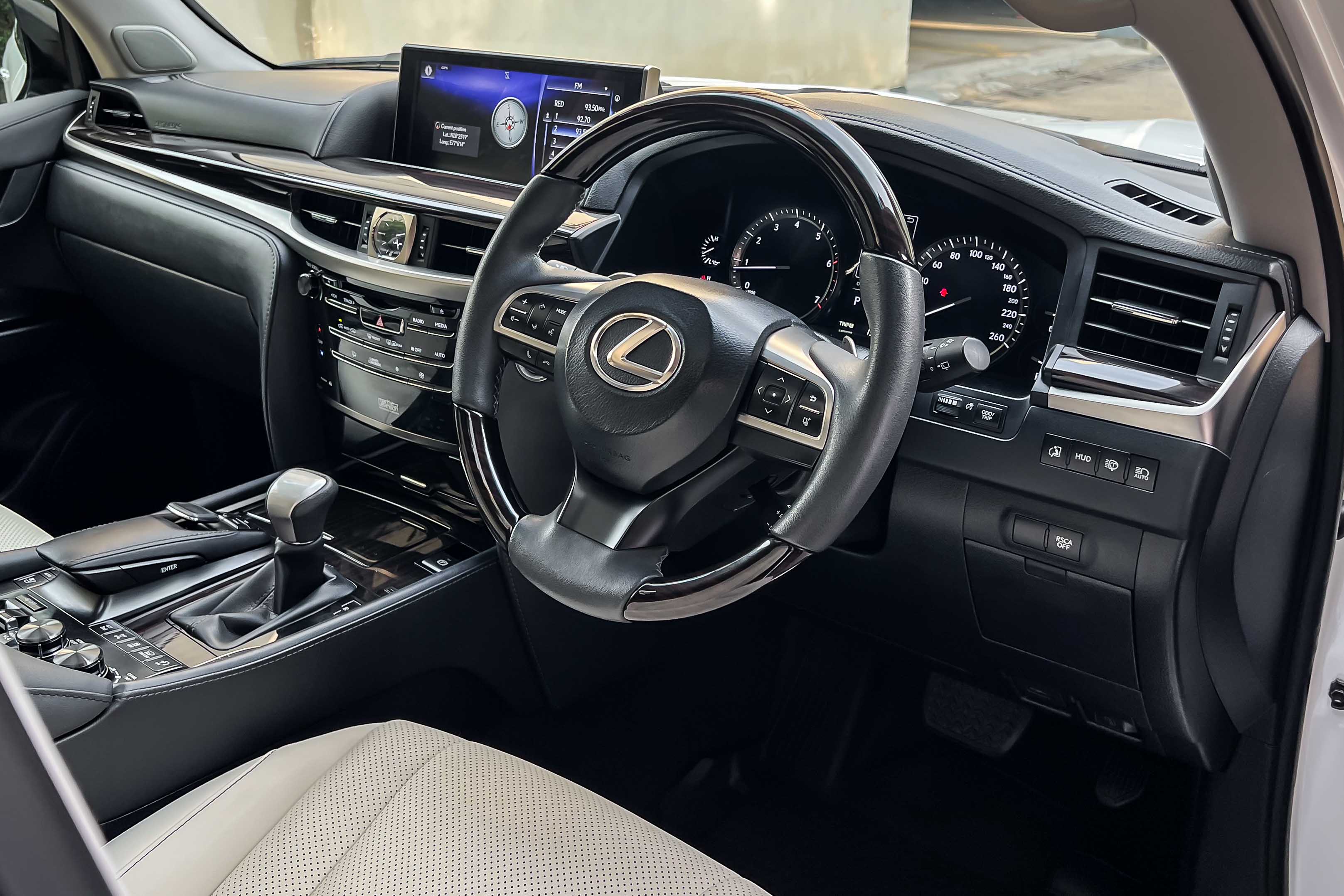 2020 LEXUS LX570