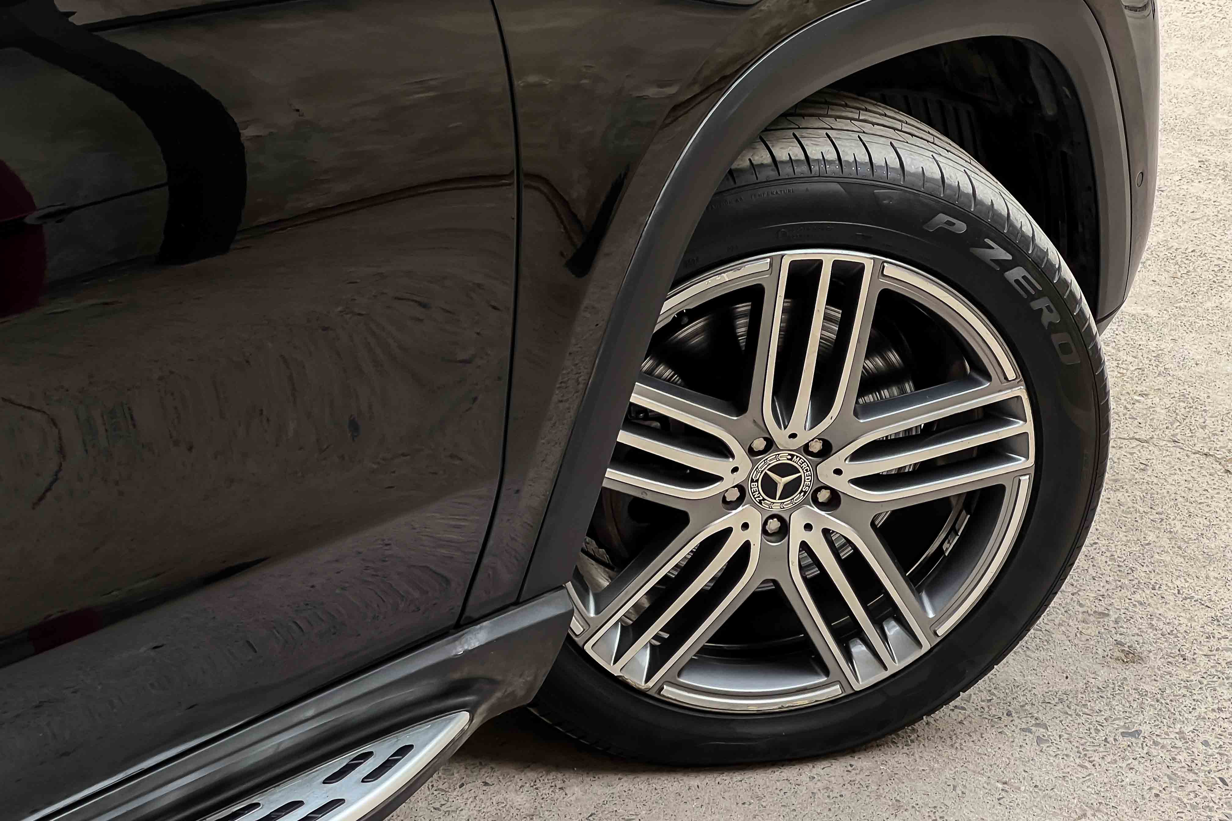 2021 MERCEDES BENZ GLS 400d 4 MATIC