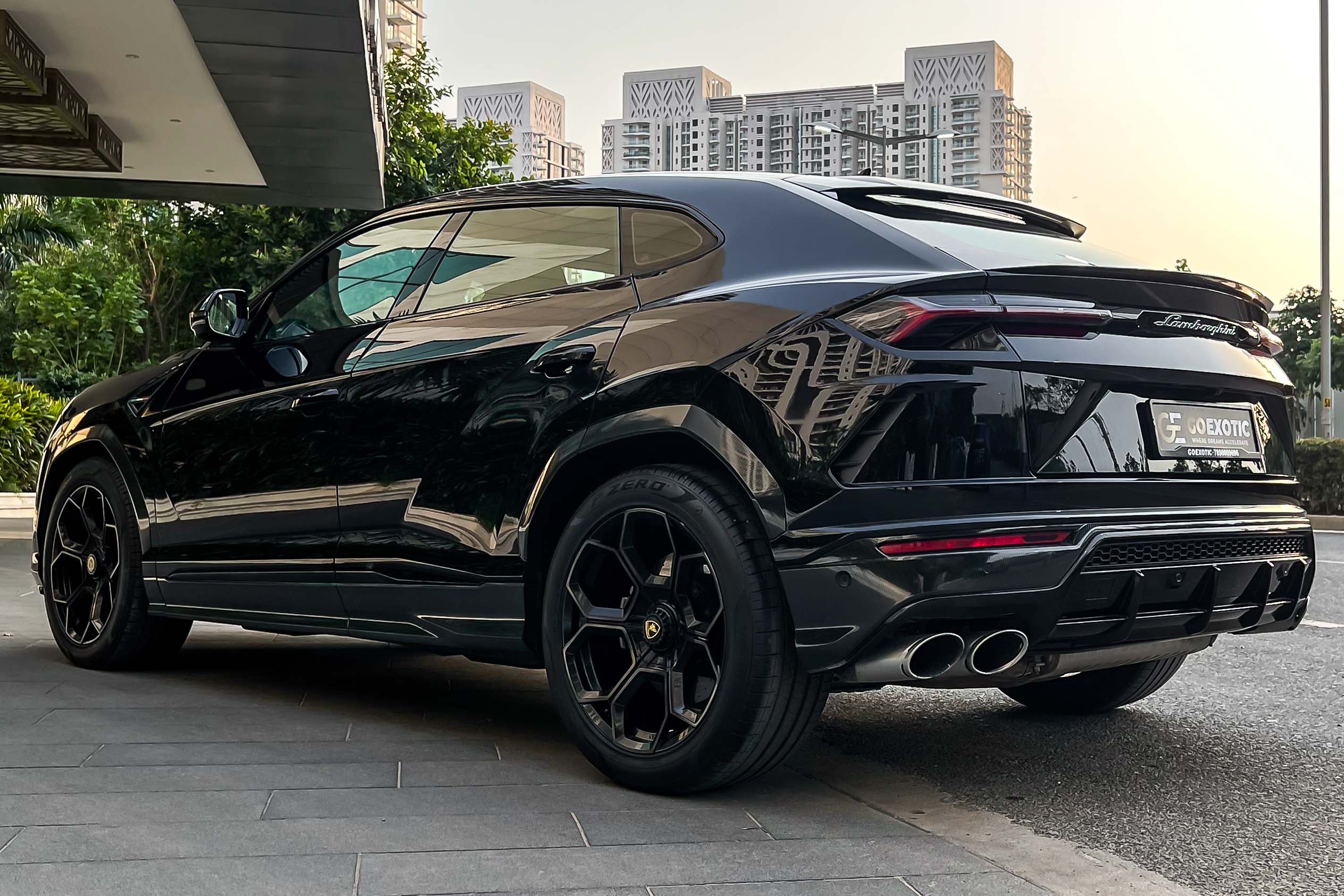 2022 LAMBORGHINI URUS