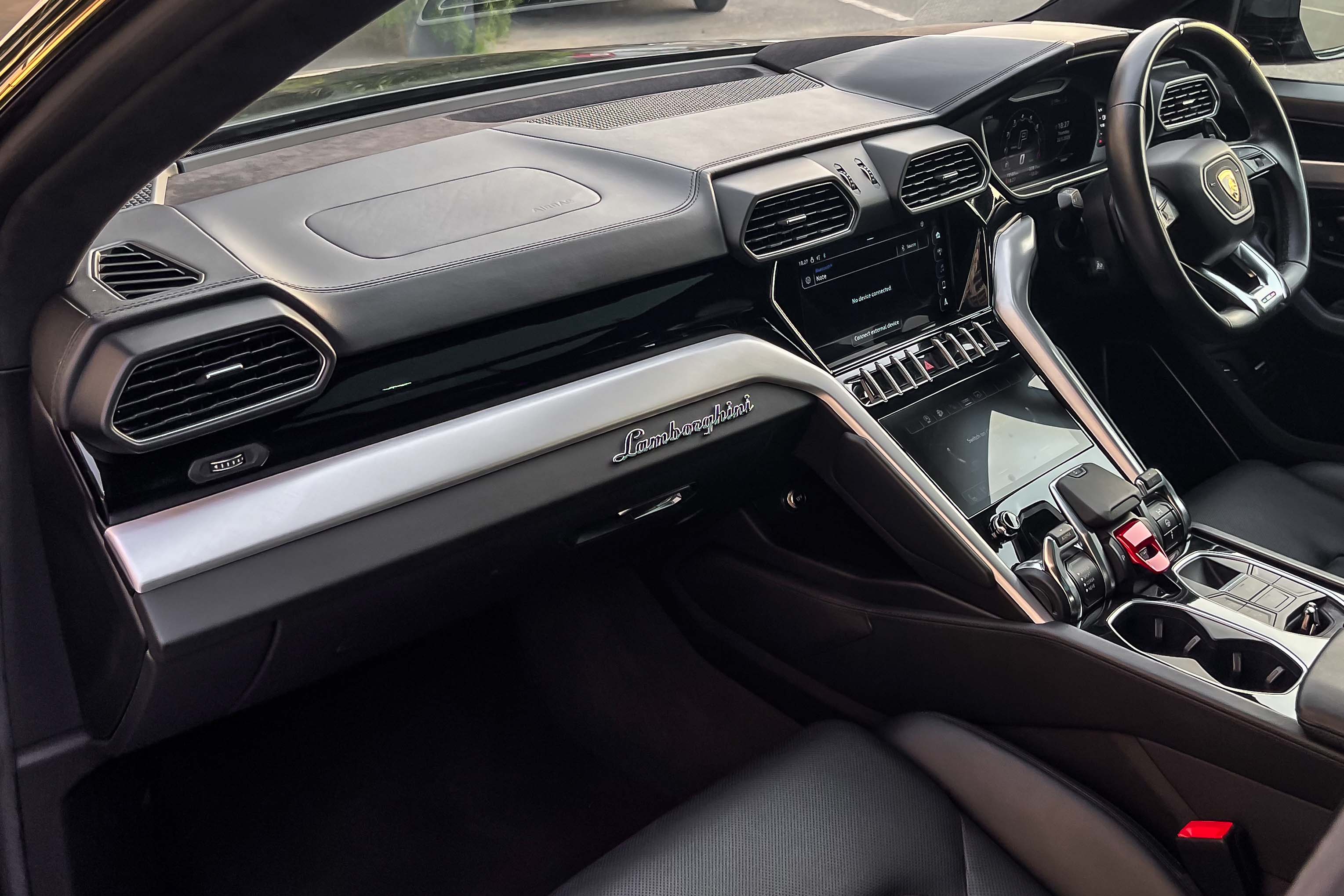 2022 LAMBORGHINI URUS