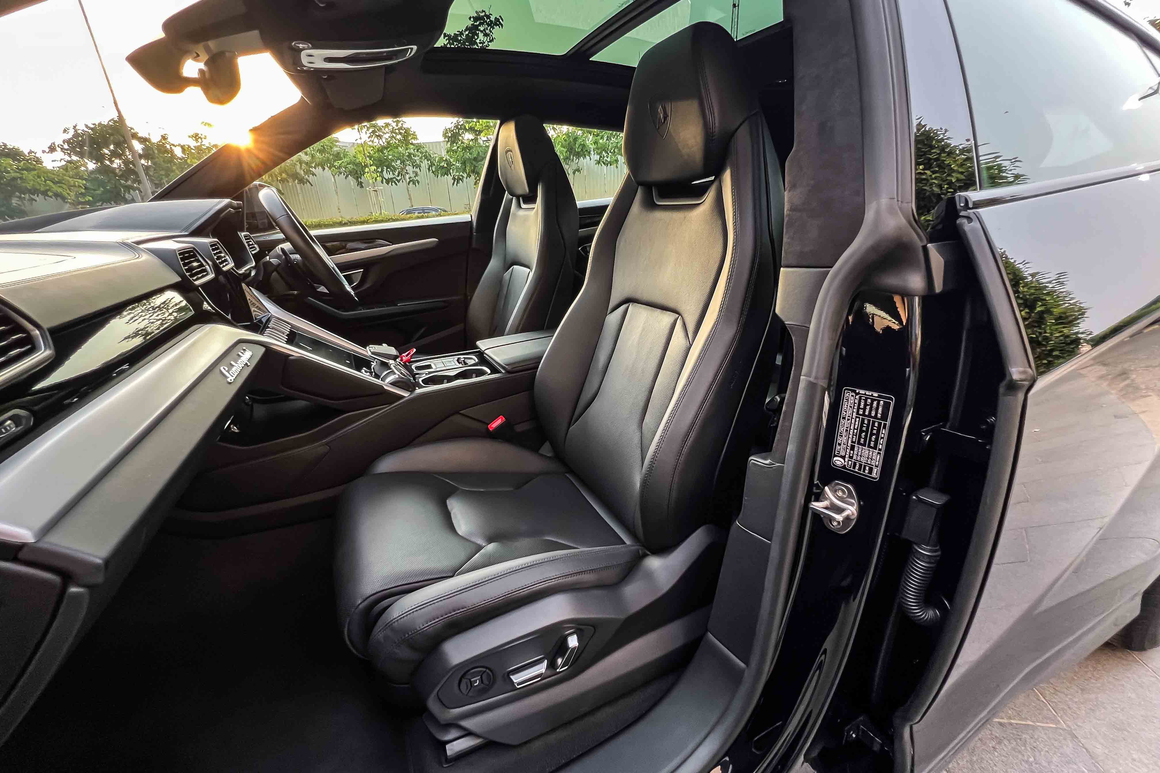 2022 LAMBORGHINI URUS