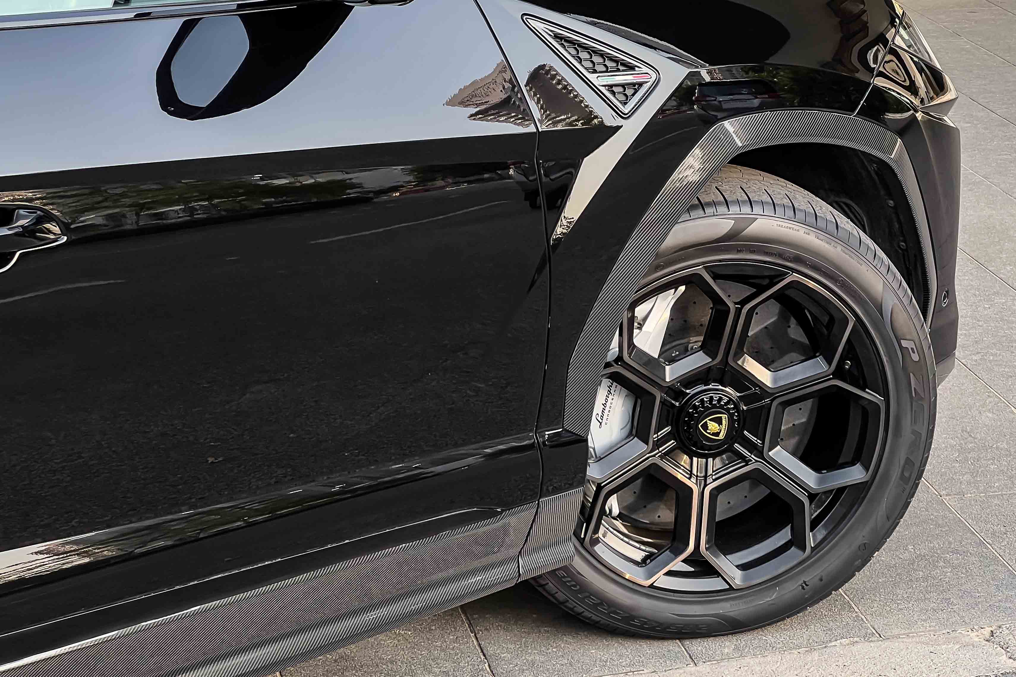 2022 LAMBORGHINI URUS