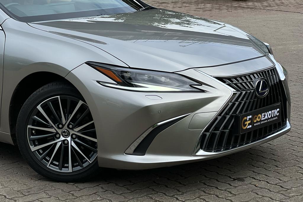 2022 LEXUS ES300 HYBRID LUXURY
