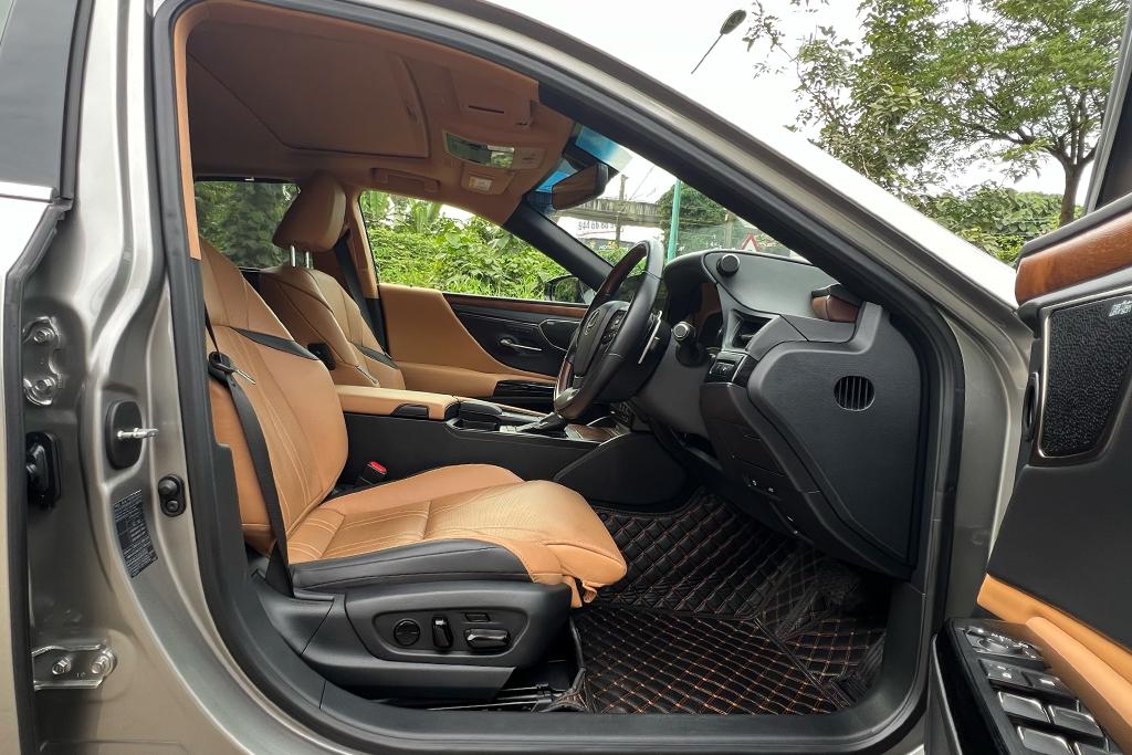 2022 LEXUS ES300 HYBRID LUXURY