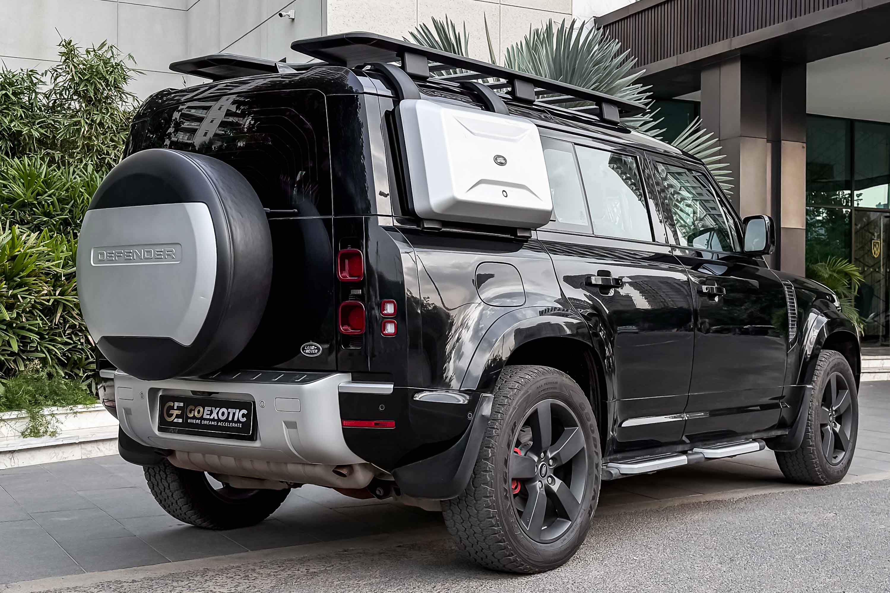 2023 LAND ROVER DEFENDER HSE