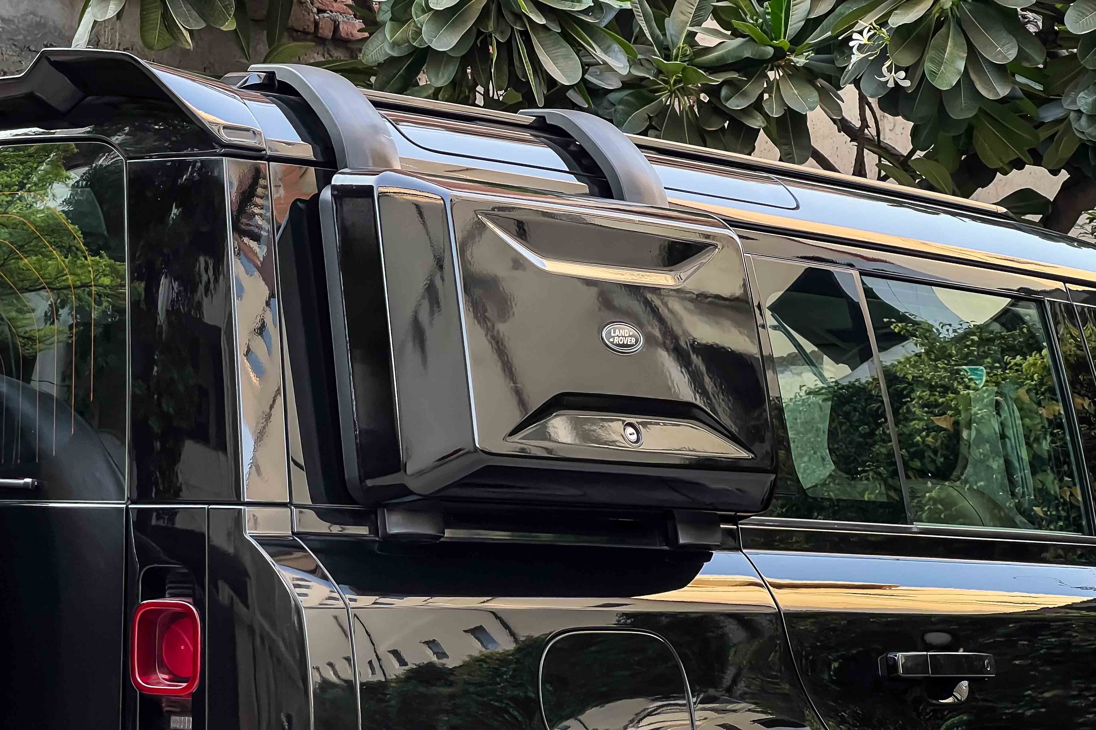 2023 LAND ROVER DEFENDER HSE