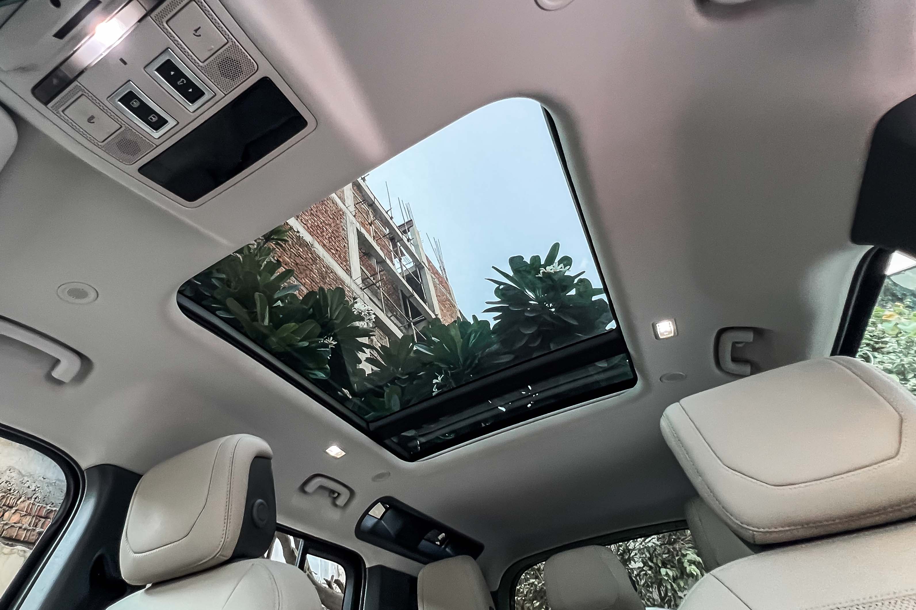 2023 LAND ROVER DEFENDER HSE