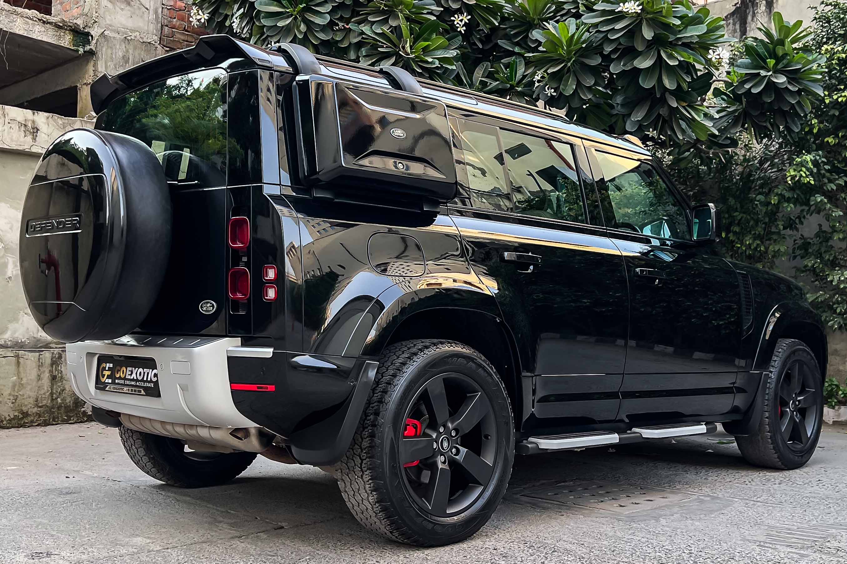 2023 LAND ROVER DEFENDER HSE