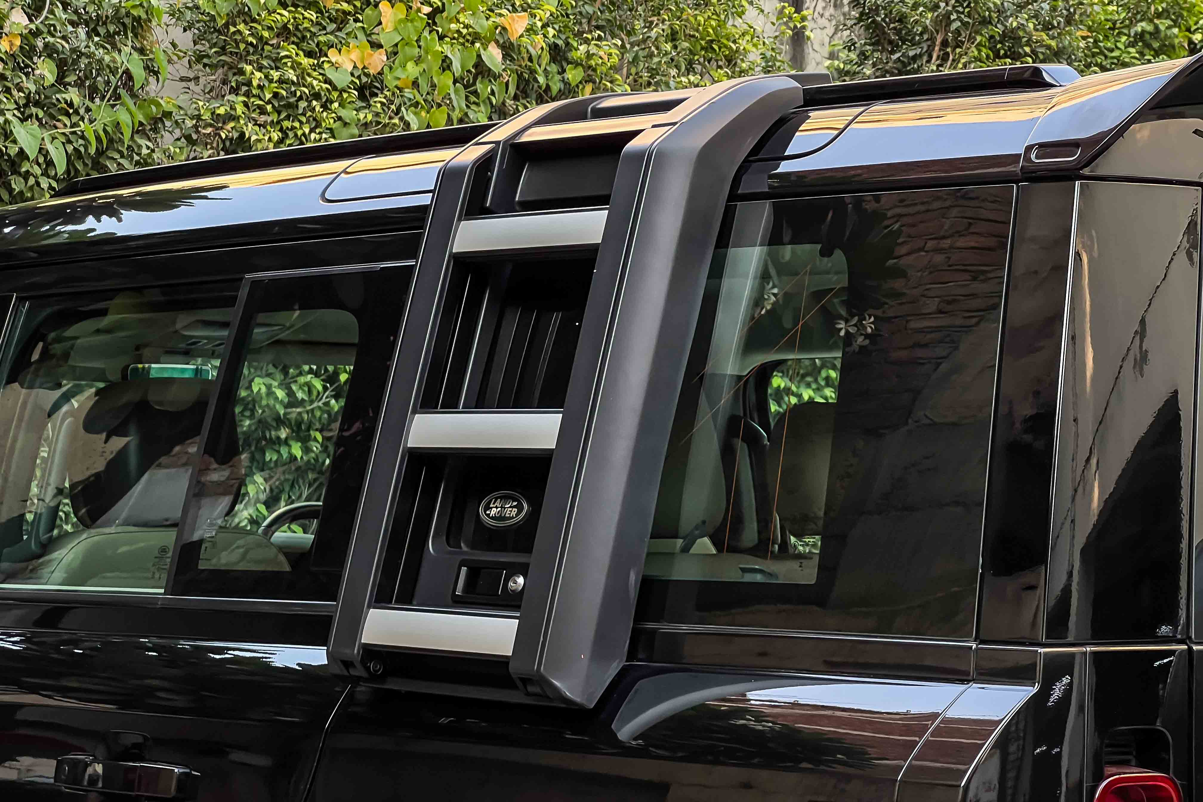 2023 LAND ROVER DEFENDER HSE