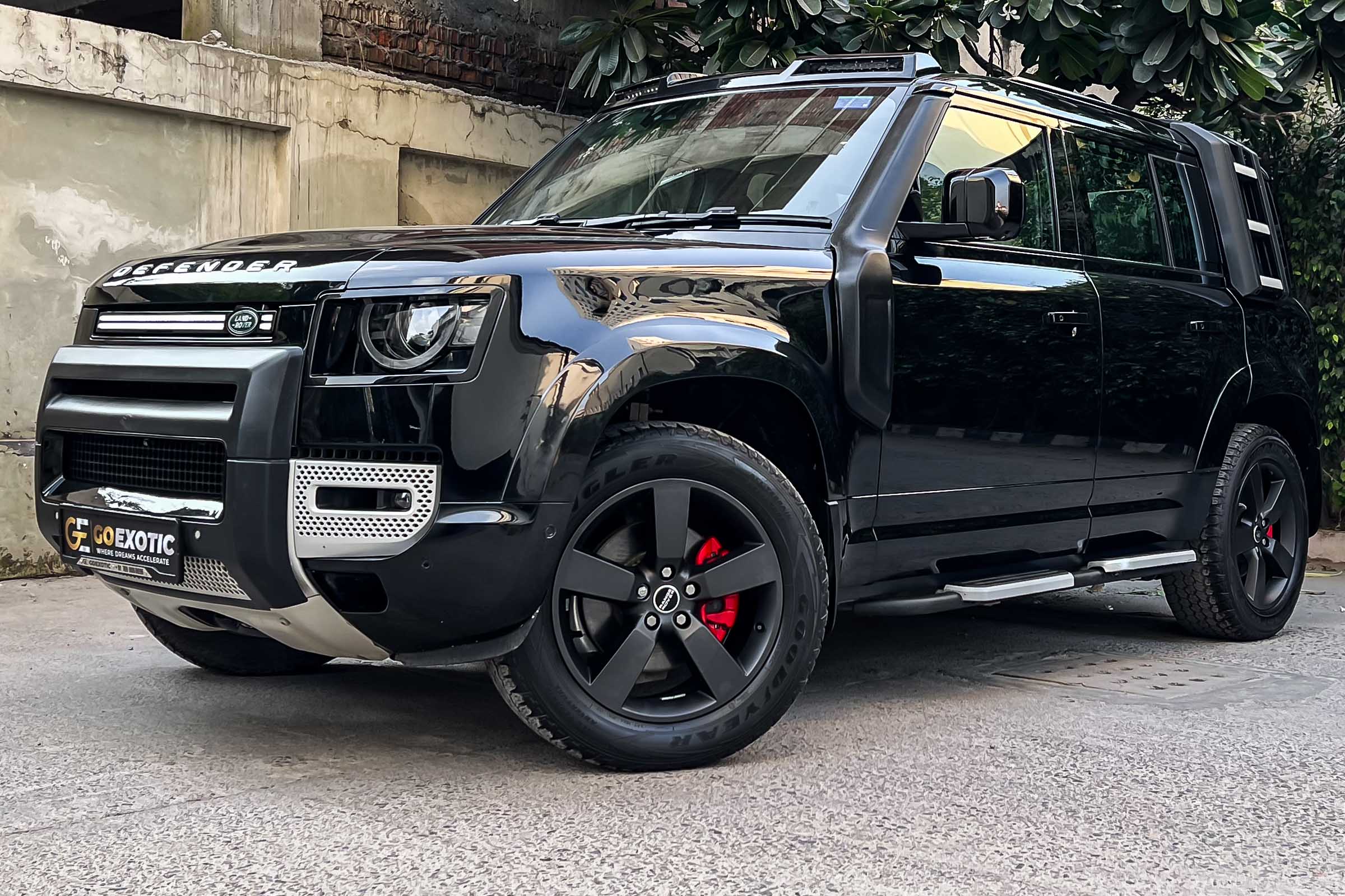 2023 LAND ROVER DEFENDER HSE