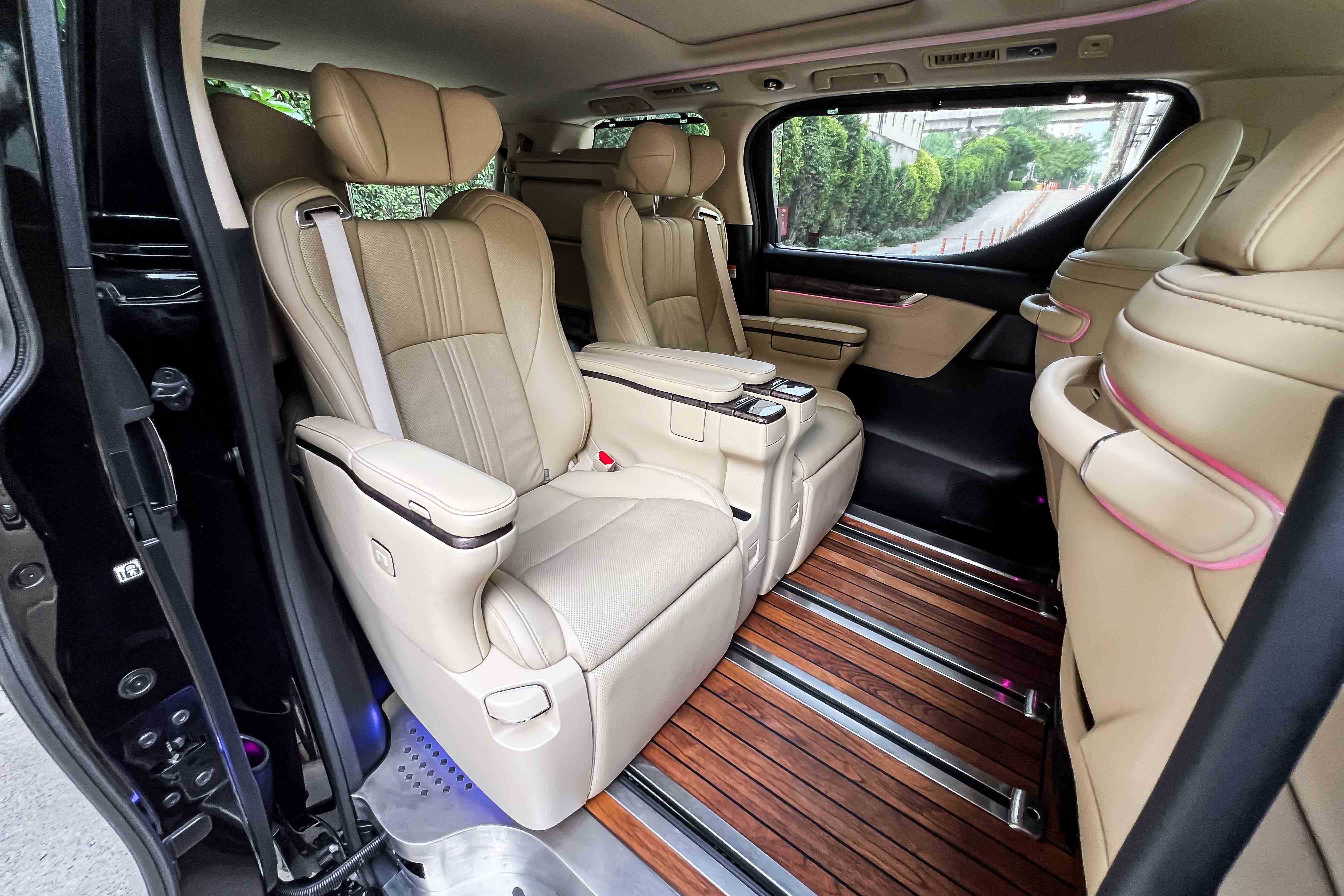 2023 TOYOTA VELLFIRE EXECUTIVE LOUNGE