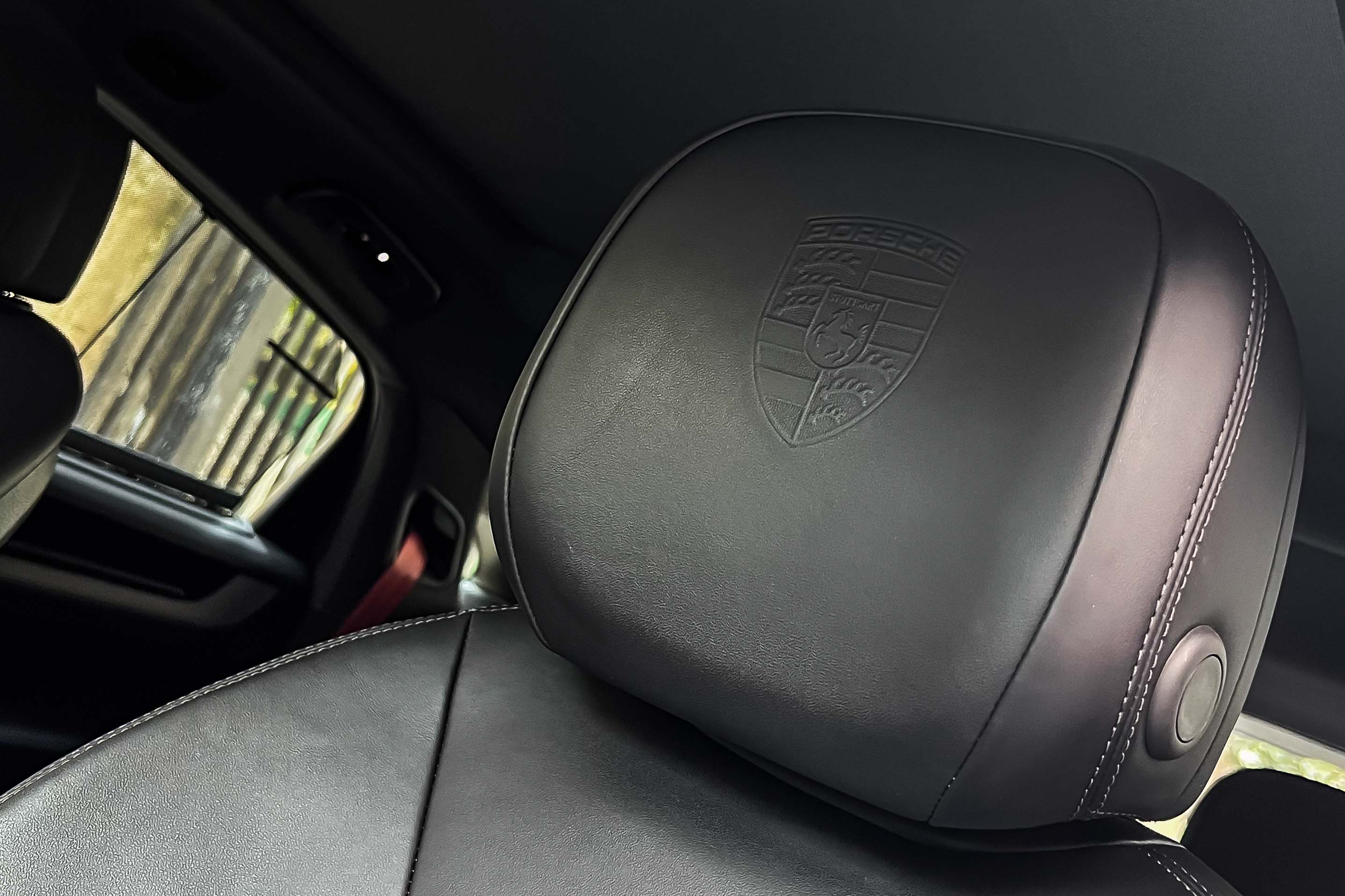 2024 PORSCHE CAYENNE COUPE