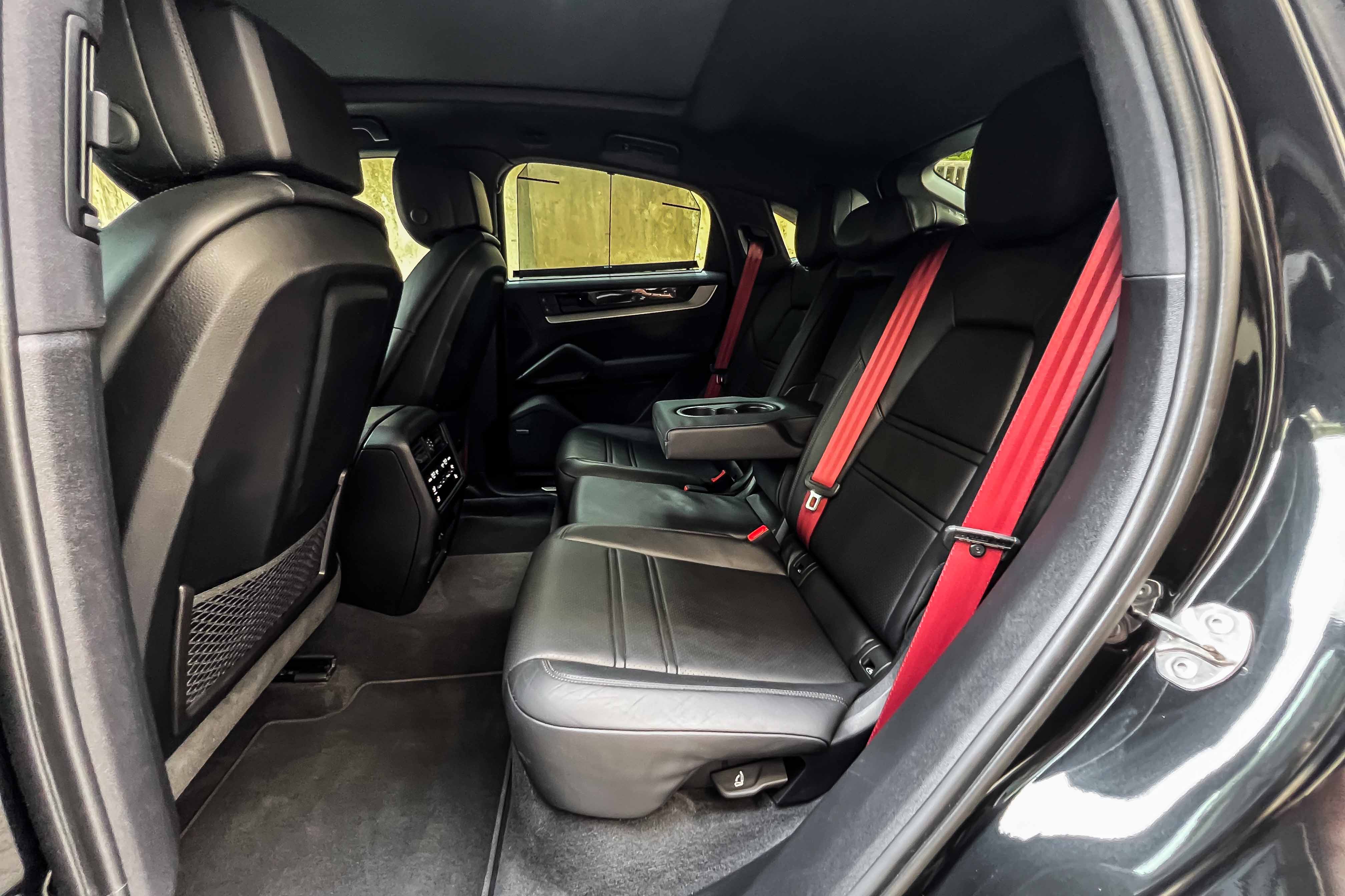 2024 PORSCHE CAYENNE COUPE