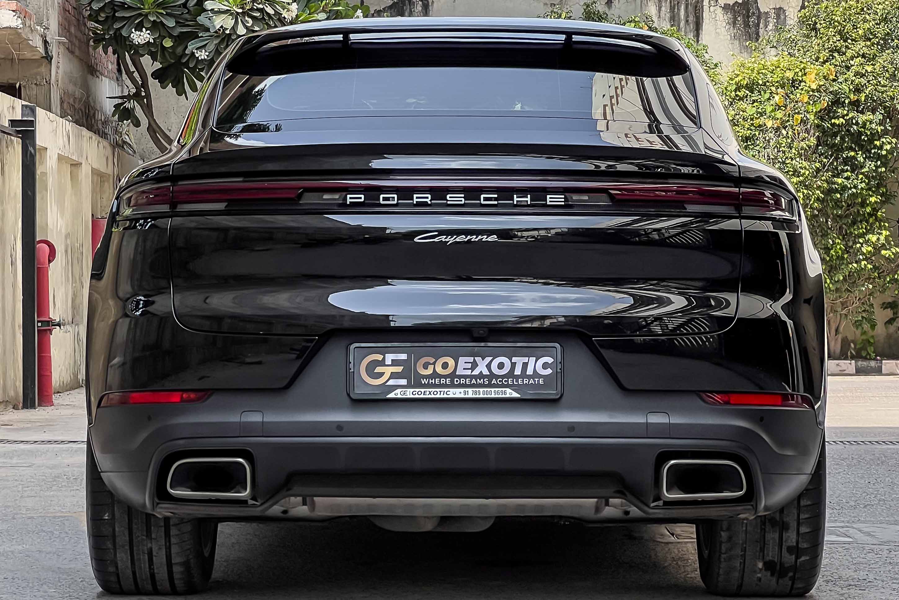 2024 PORSCHE CAYENNE COUPE