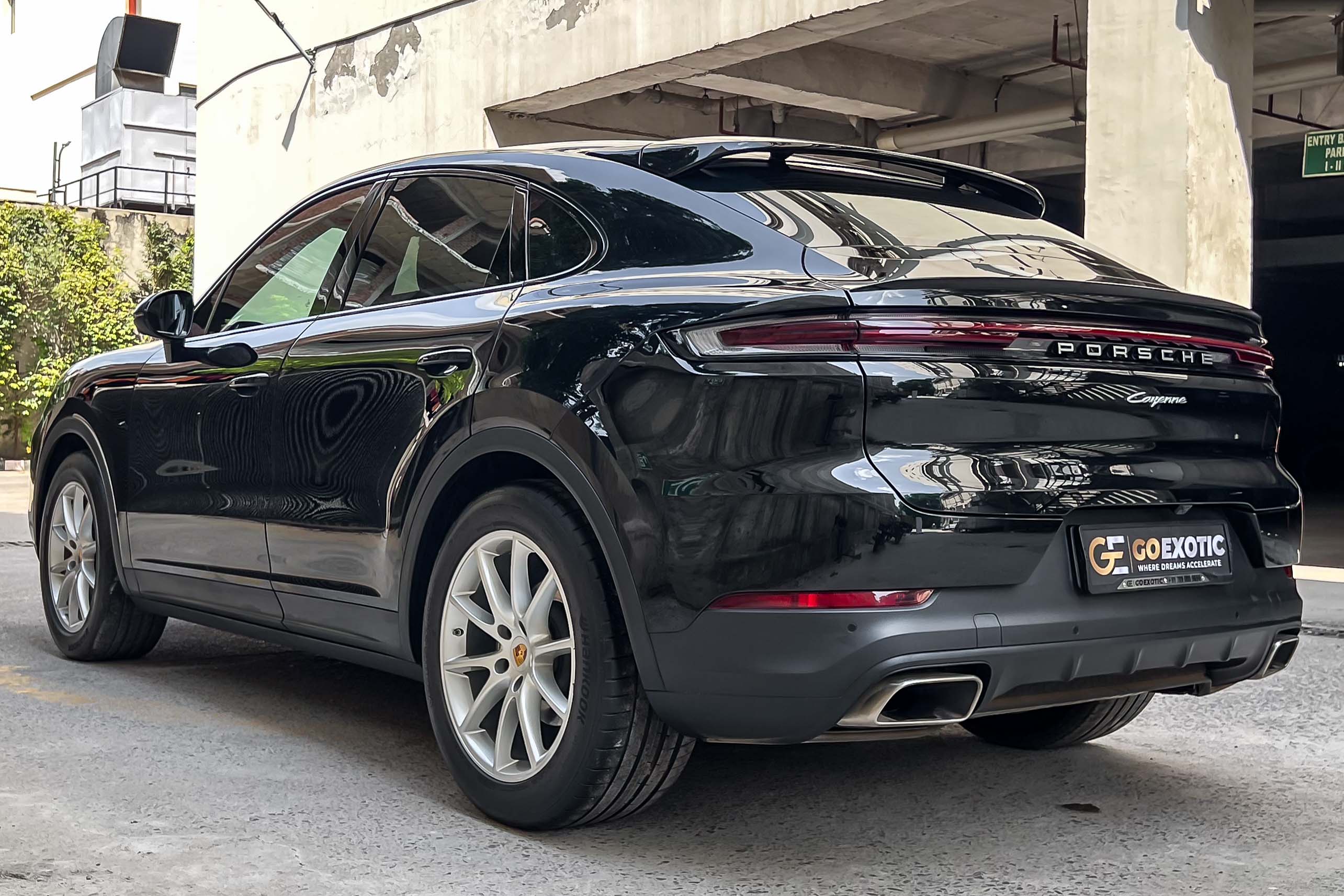 2024 PORSCHE CAYENNE COUPE