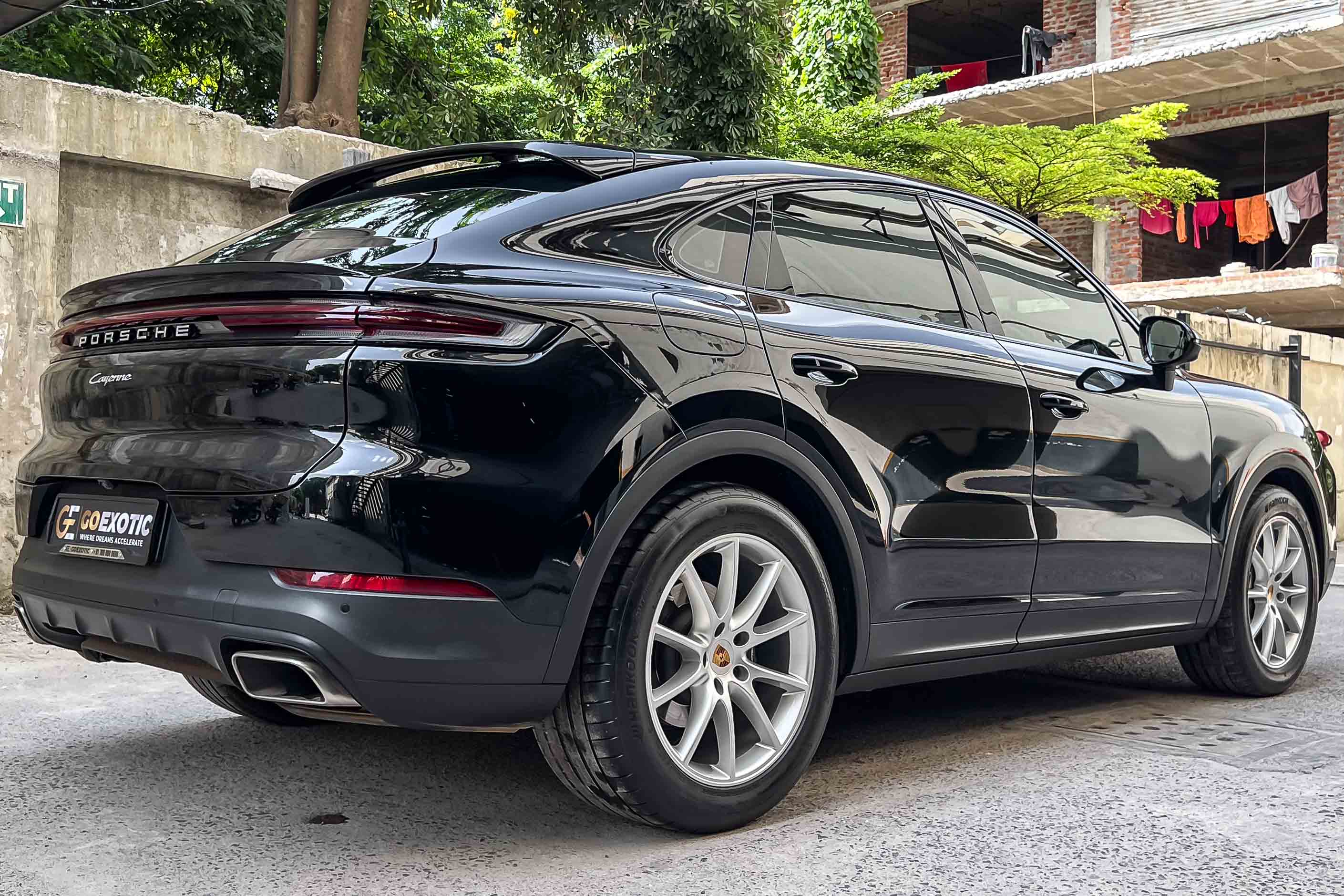 2024 PORSCHE CAYENNE COUPE