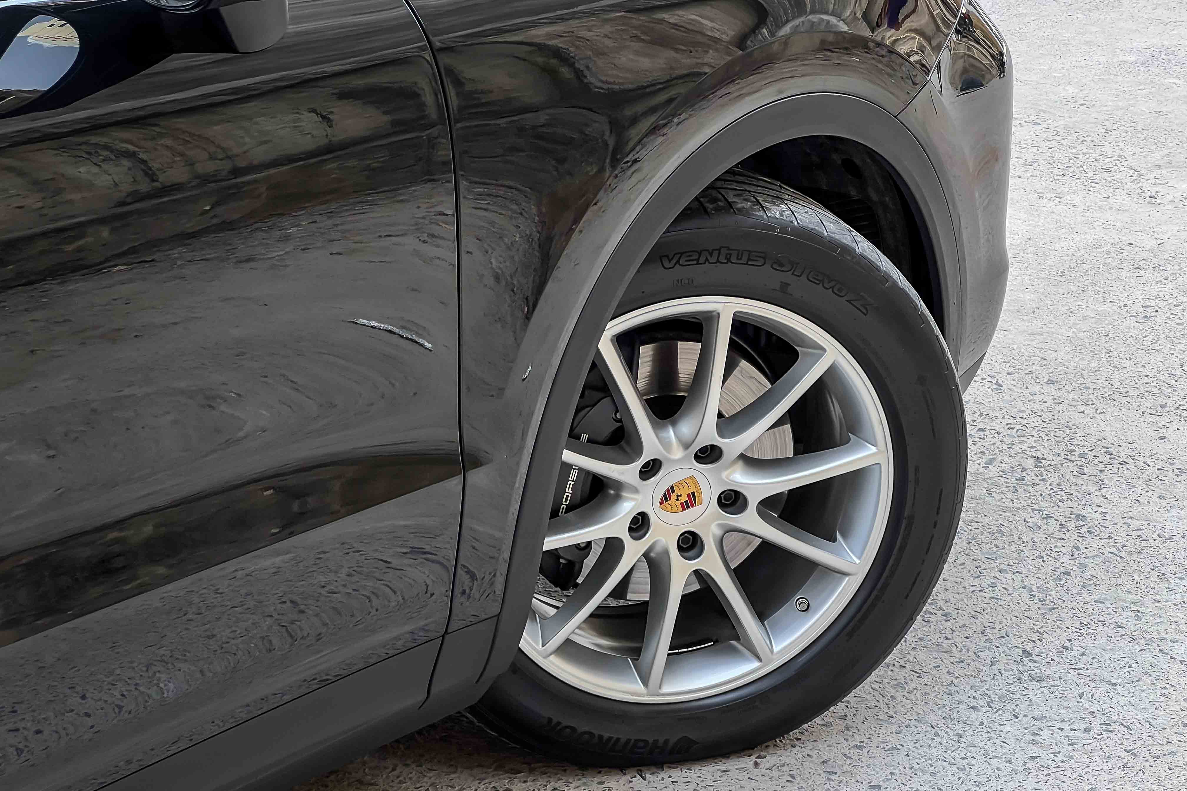 2024 PORSCHE CAYENNE COUPE