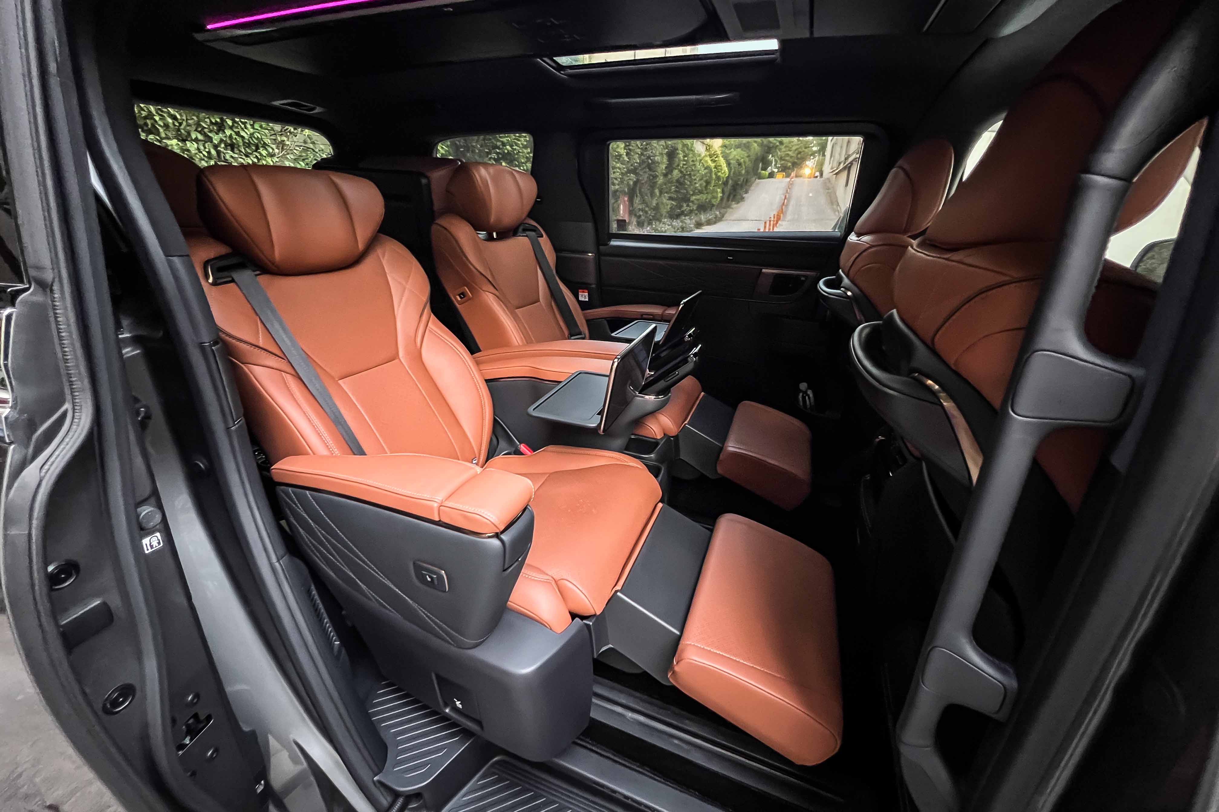 2024 TOYOTA VELLFIRE HYBRID VIP EXECUTIVE LOUNGE