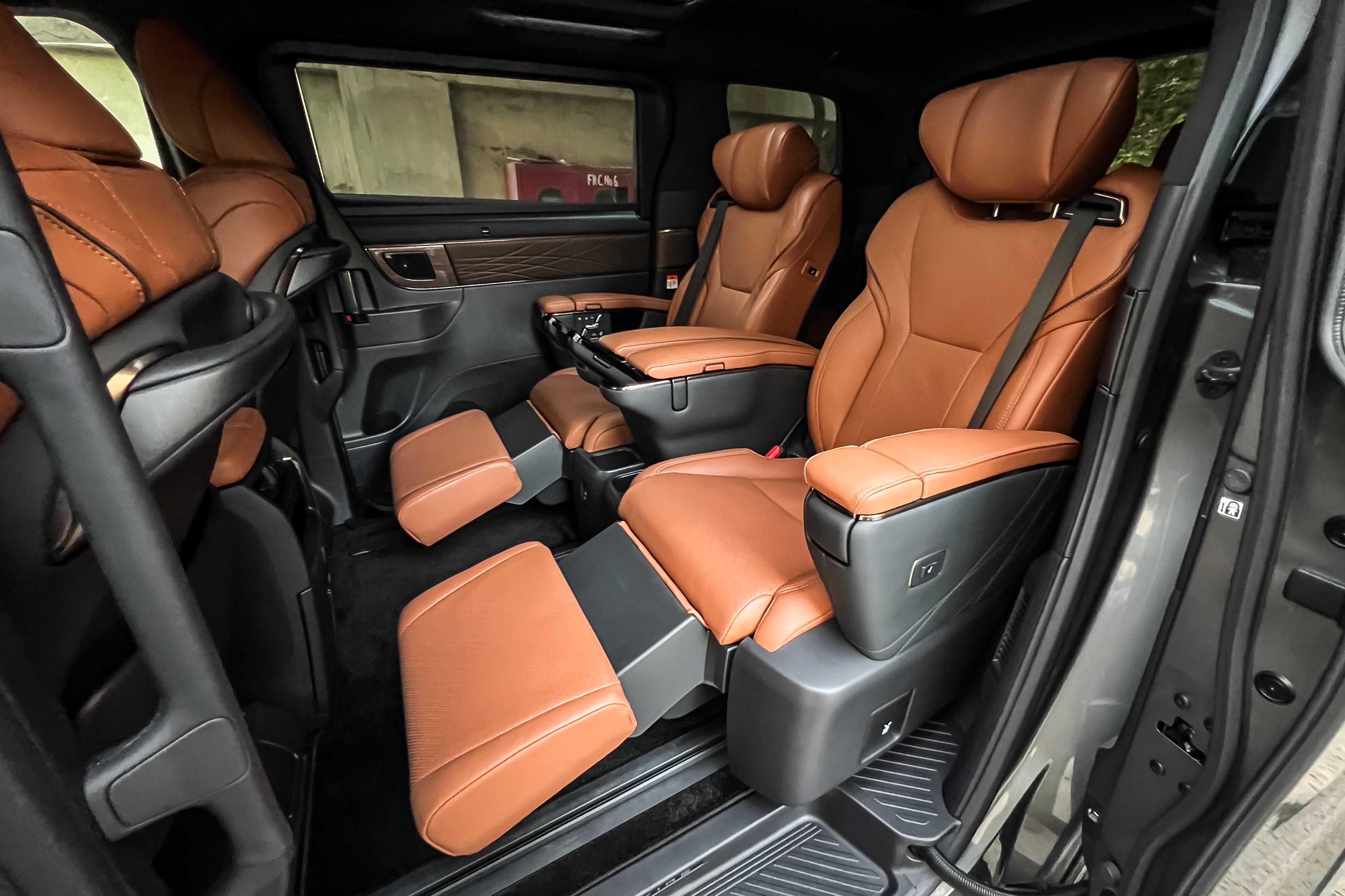 2024 TOYOTA VELLFIRE HYBRID VIP EXECUTIVE LOUNGE