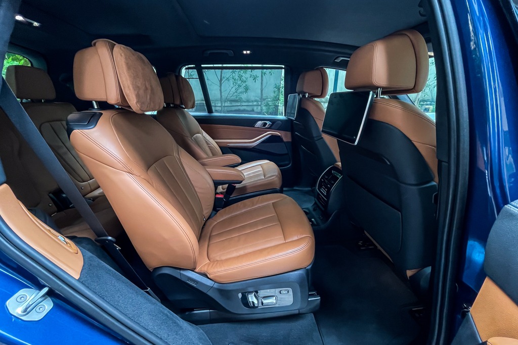 2020 BMW X7 40i M SPORT