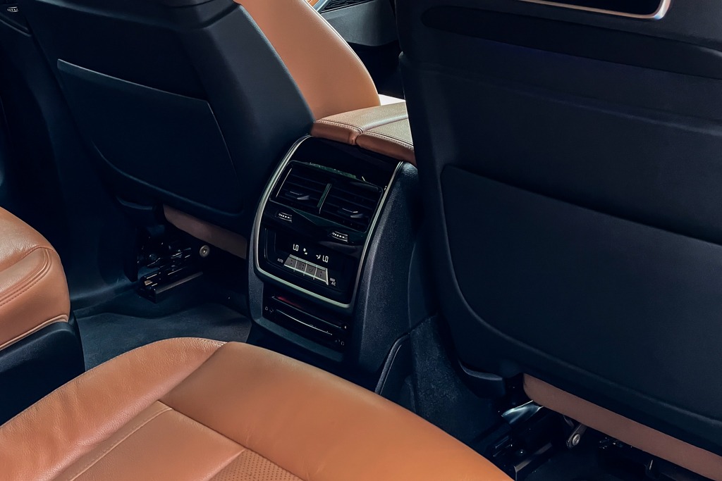 2020 BMW X7 40i M SPORT