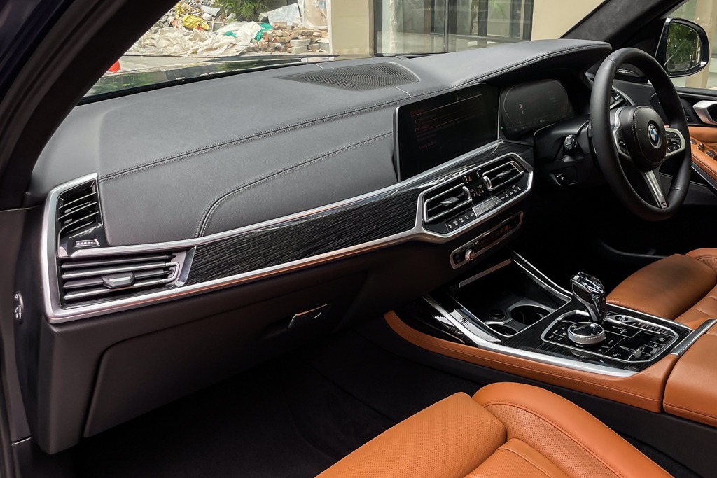 2020 BMW X7 40i M SPORT