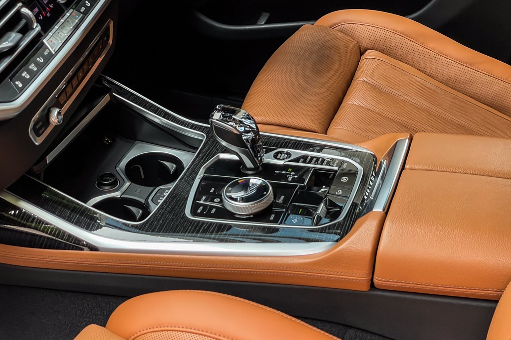 2020 BMW X7 40i M SPORT