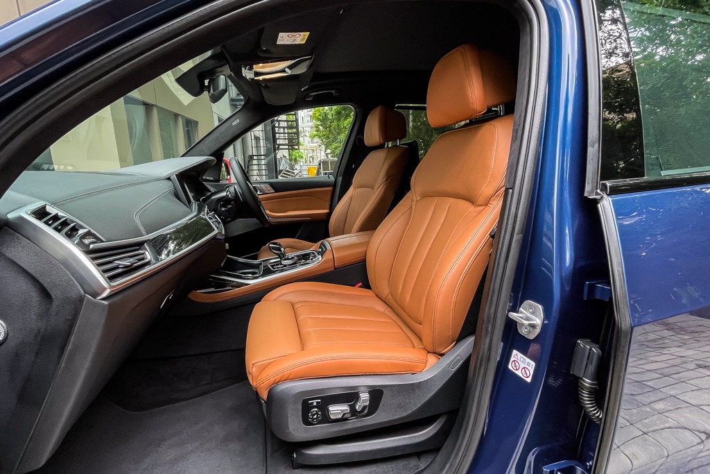 2020 BMW X7 40i M SPORT