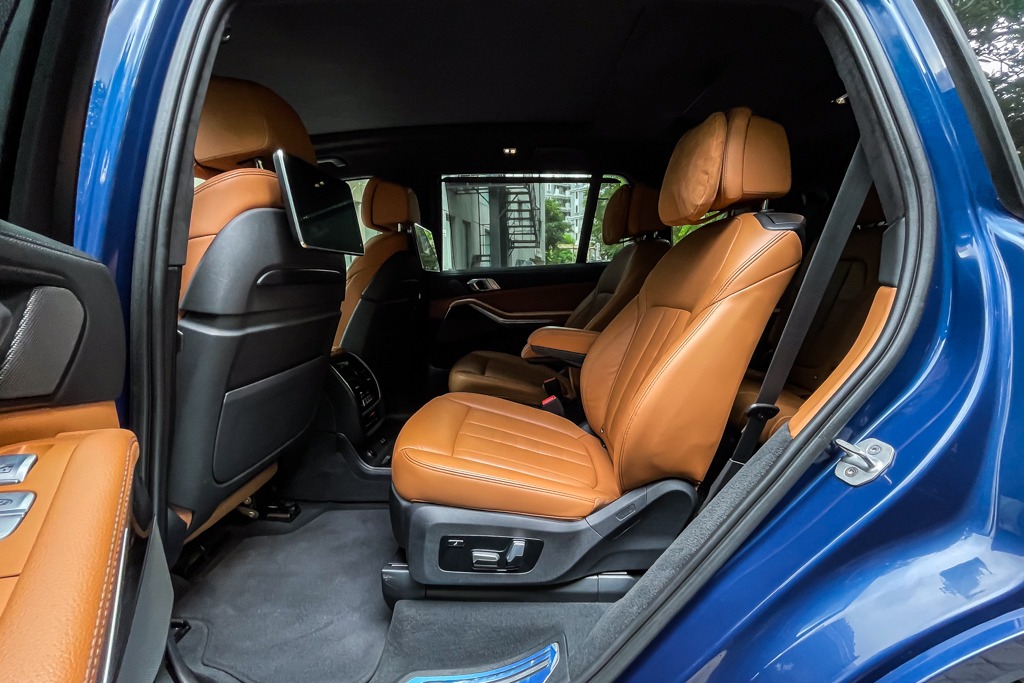 2020 BMW X7 40i M SPORT