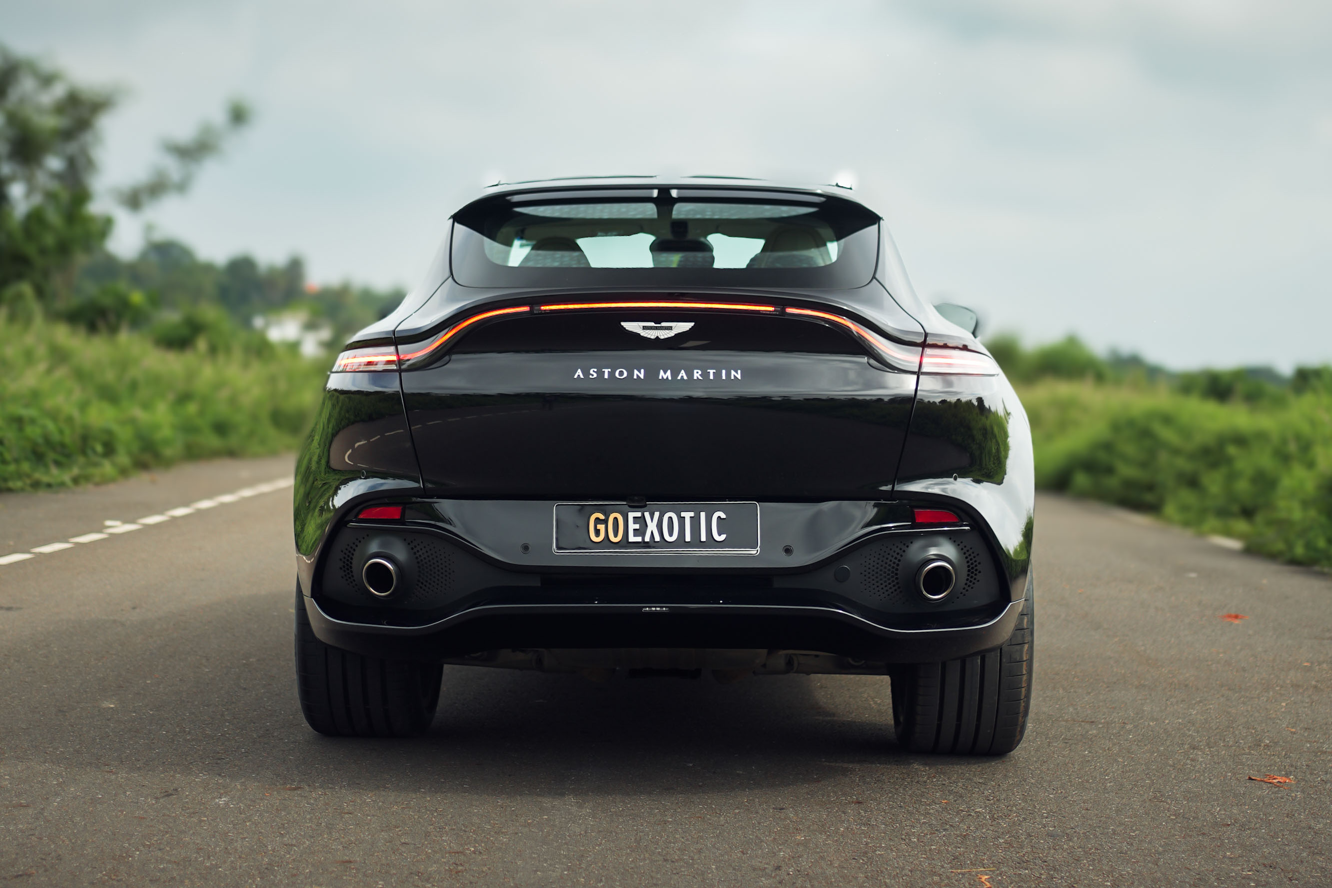 2021 ASTON MARTIN DBX
