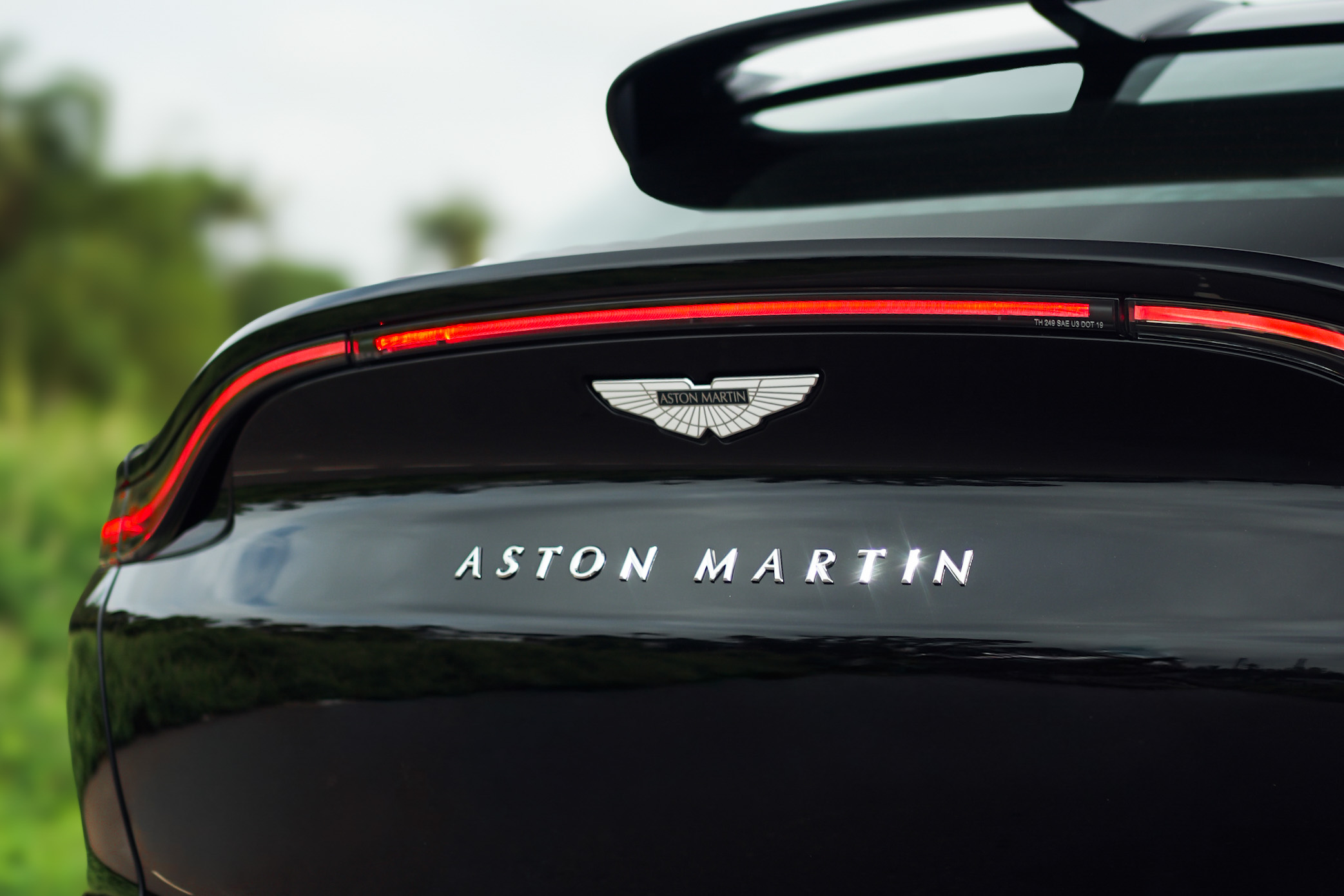 2021 ASTON MARTIN DBX