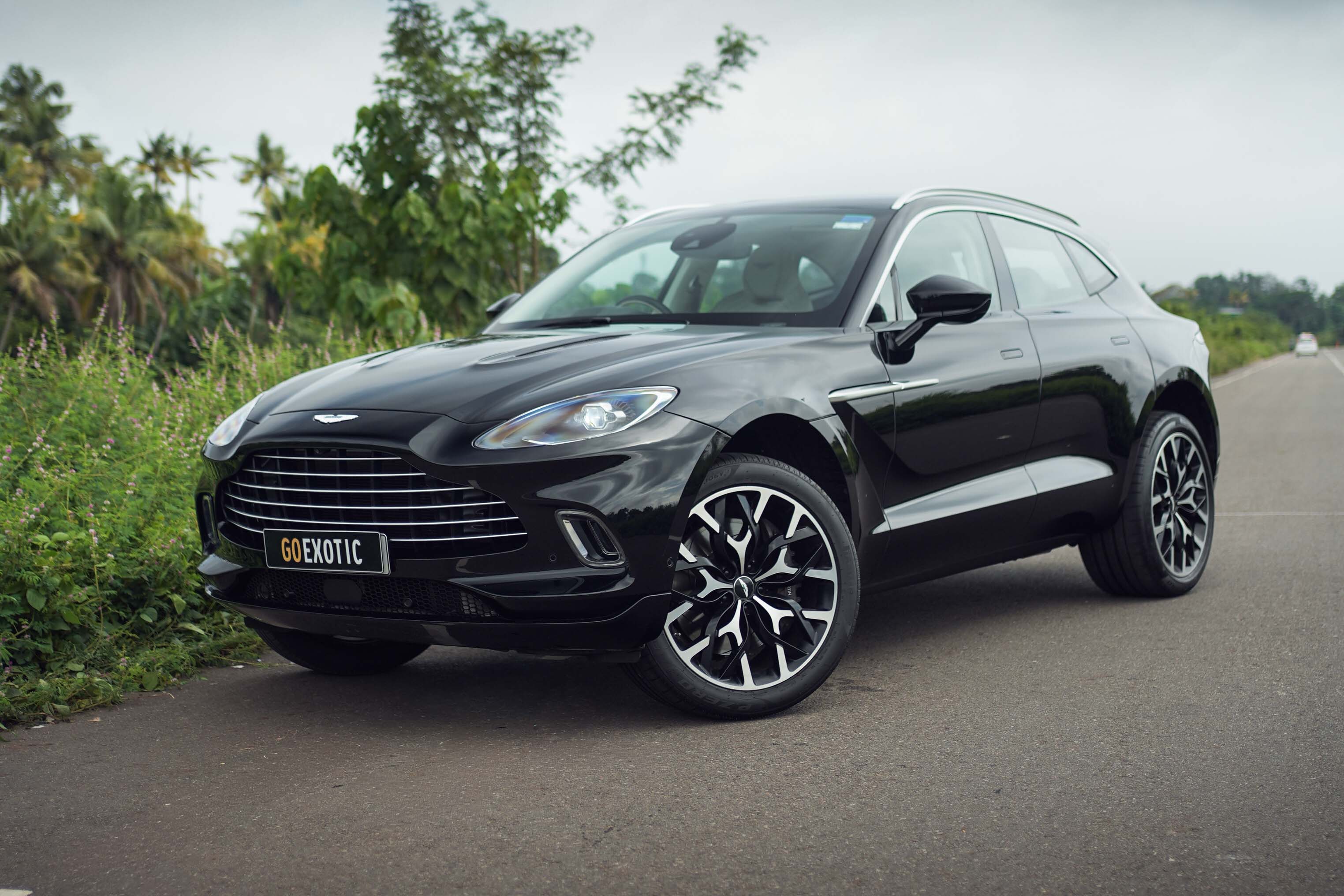 2021 ASTON MARTIN DBX