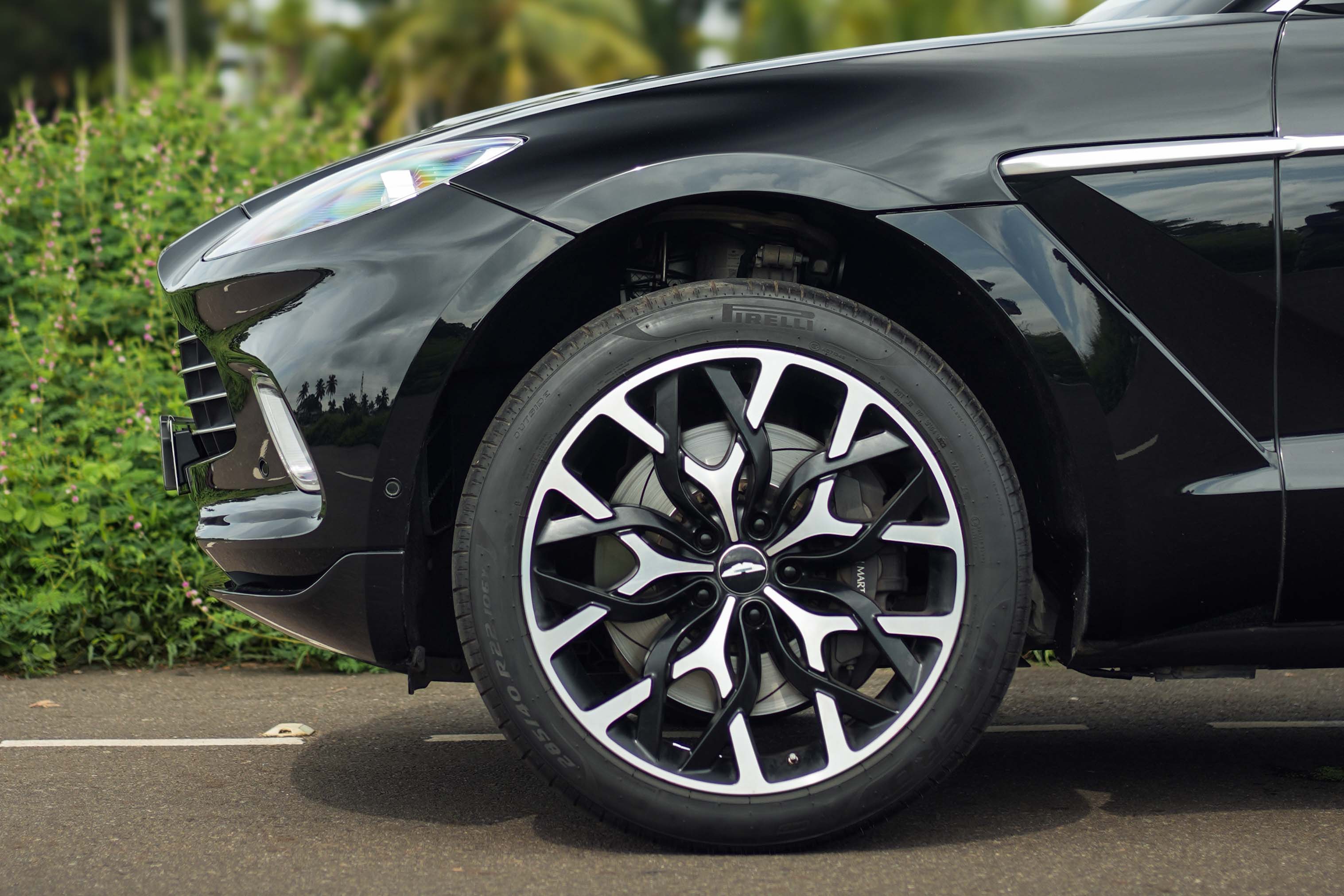 2021 ASTON MARTIN DBX